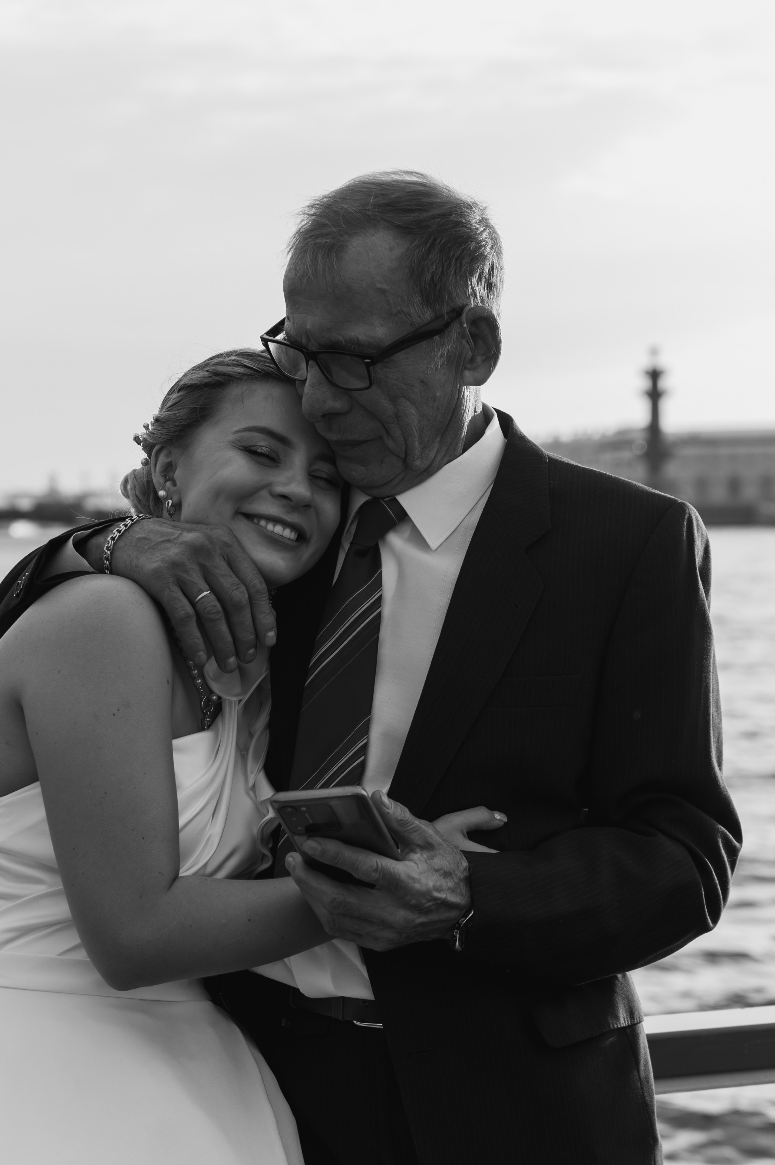 Свадебная фотосессия в фотостудии с видом на Петербург. Портретный и репортажный фотограф в Санкт-Петербурге | Валерия Кайряк