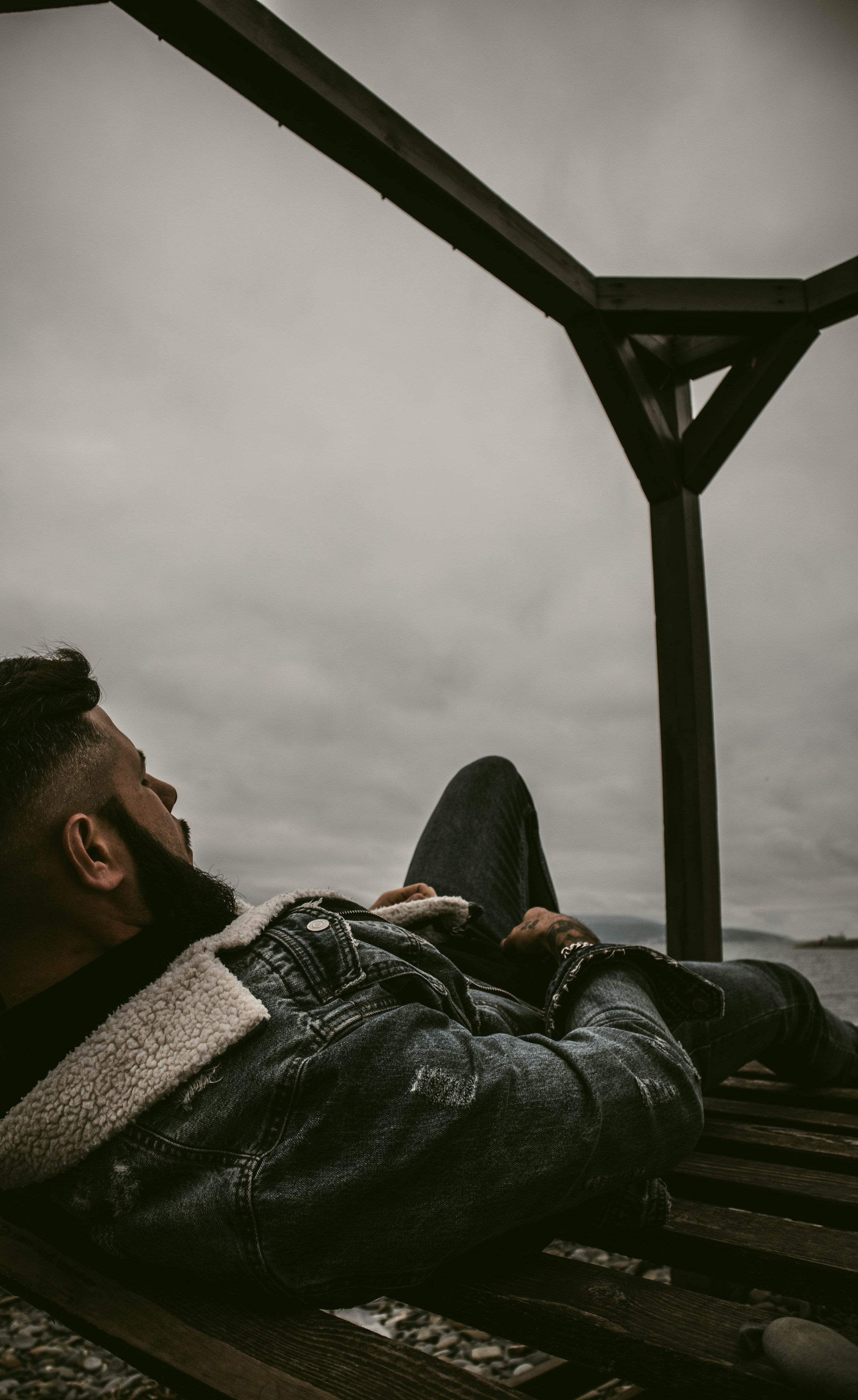 О. Уличный фотограф Города N