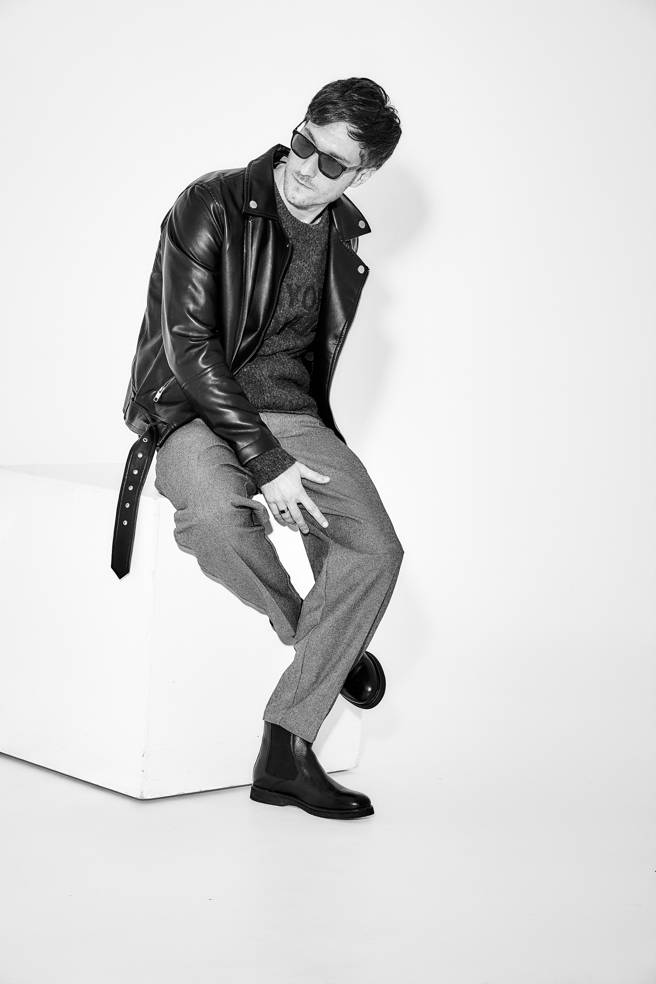 Мужской фотограф Курманаева Ирина Мужская фотосессия. Мужская съемка. прогулка по городу. Прогулка по Питеру. Мужские позы для фотосессий Мужской фотограф Фотосессия для парней