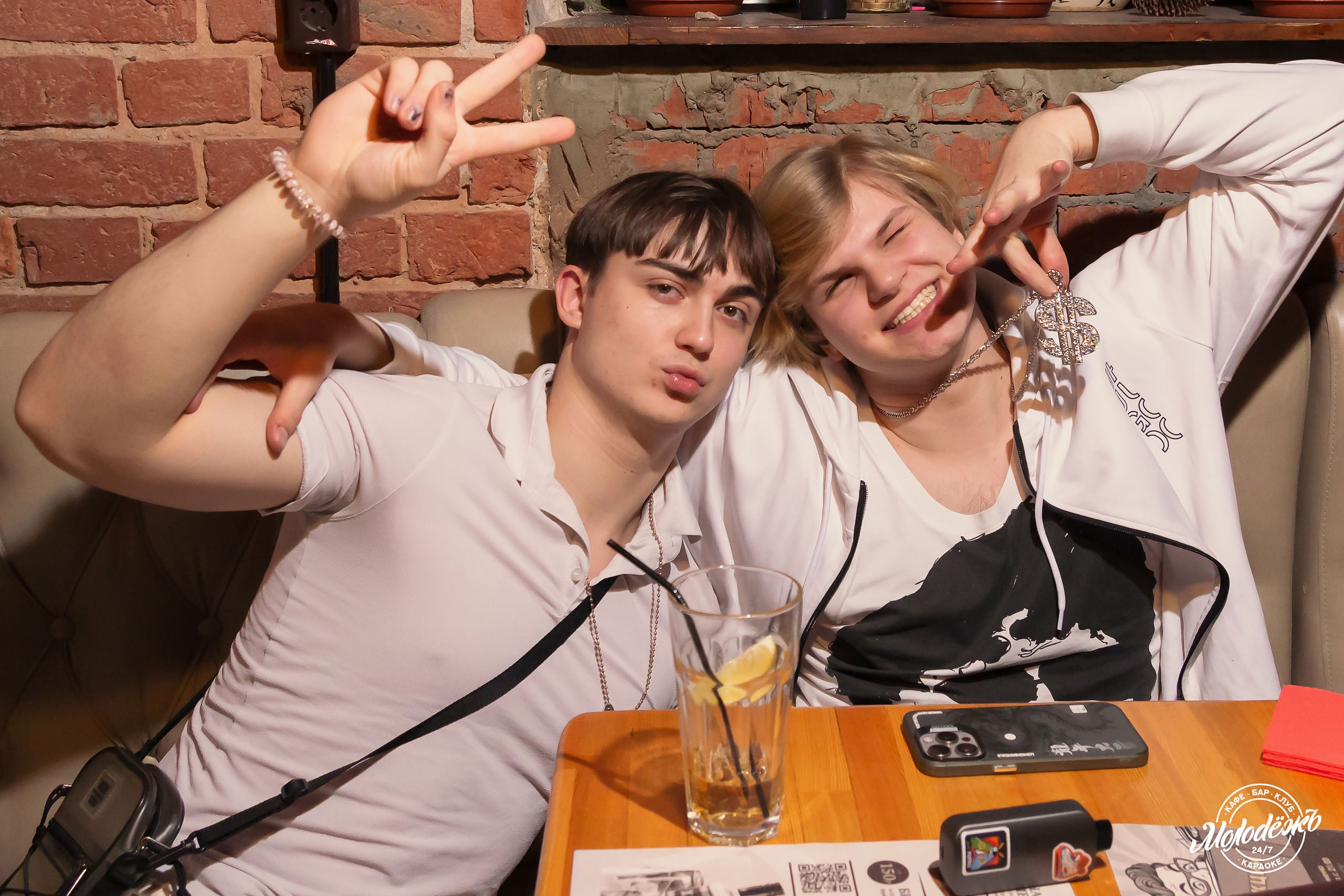 Клуб Молодёжь лучшее. Контакты