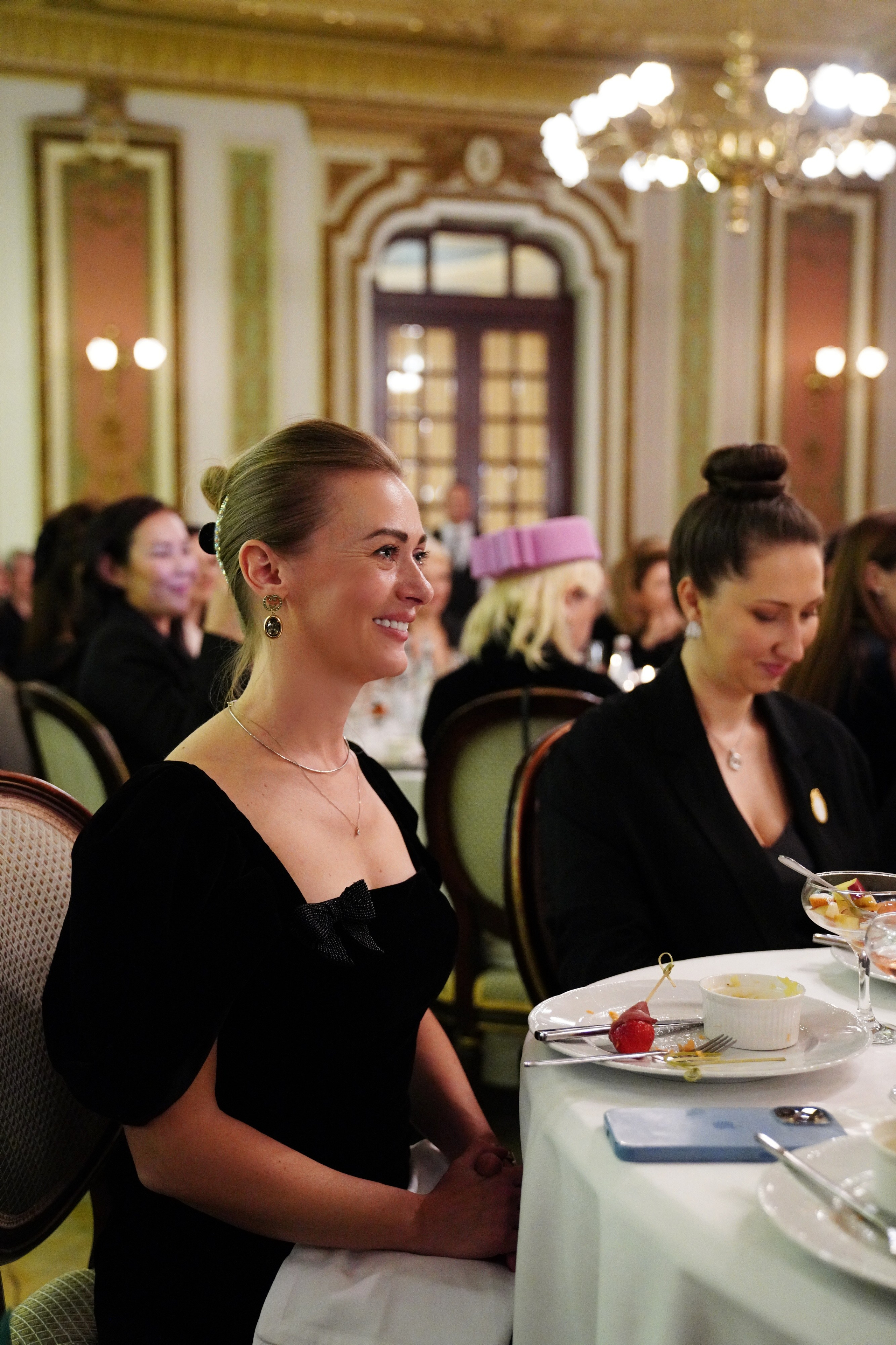 ПРЕЗЕНТАЦИЯ КНИГИ Альбины Холговой. Главная