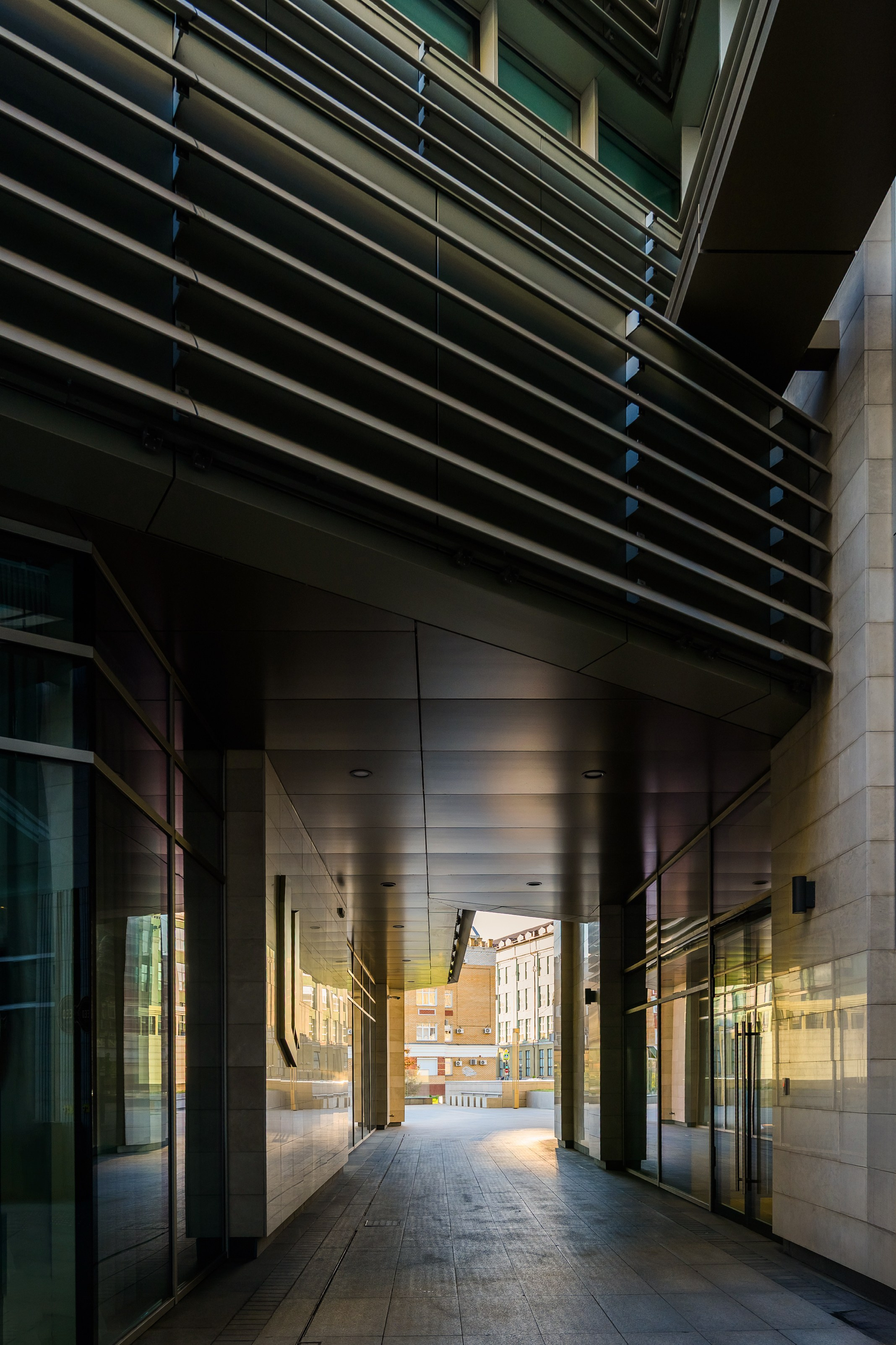 Бизнес-центр URBAN в Казани, современная архитектура класса A, съёмка фасадов и деталей здания