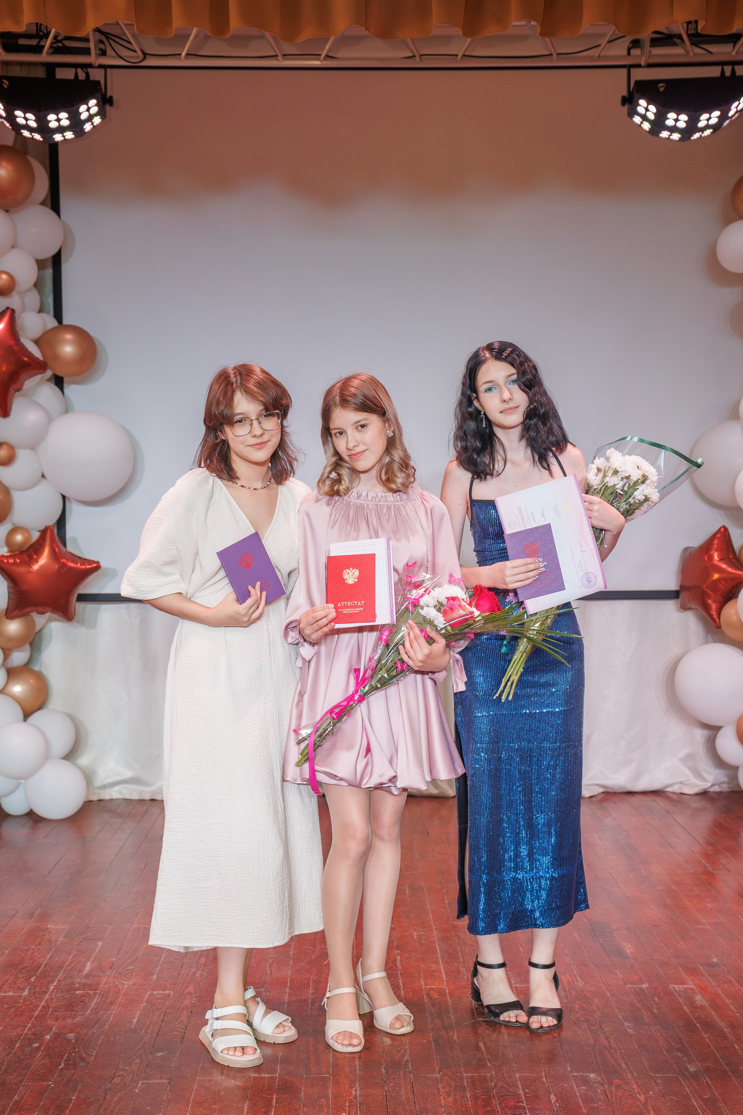 Вручение аттестатов. Свадебный и семейный фотограф в Новосибирске Ирина Дорошкова
