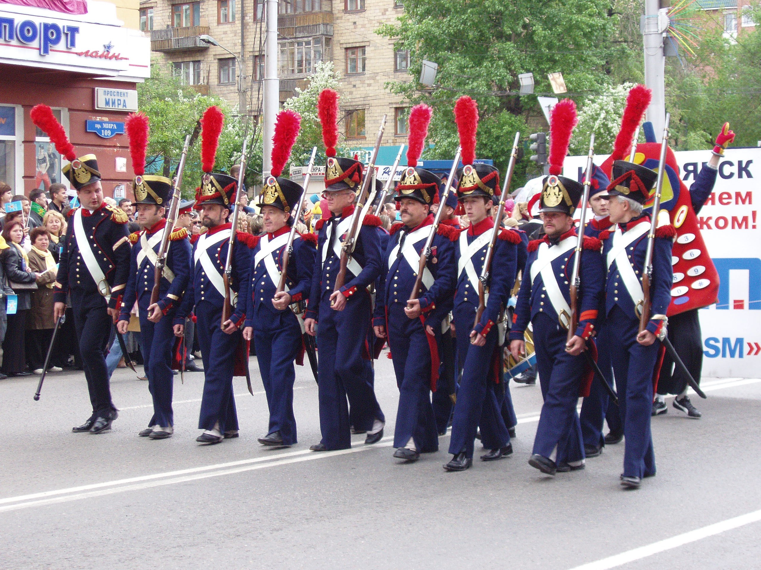 Дома, карнавал 04.06.2005. Семейный, Свадебный фотограф СПБ Питер— Романова Екатерина