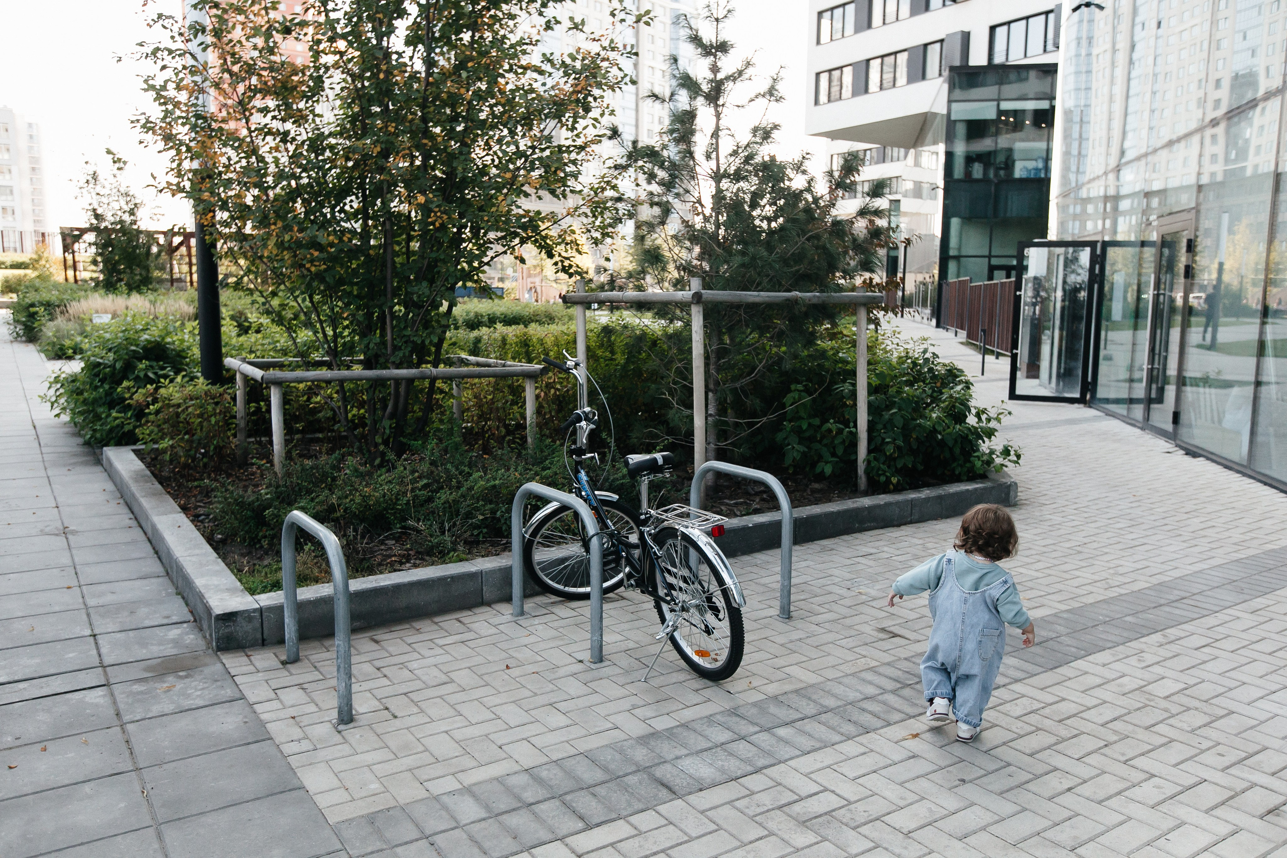 Выманивает из квартир природа нас на выходные. Осенний лес — особый мир. Ведут тропинки потайные…. Душевный фотограф Ваших самых ярких событий Марина Погребняк