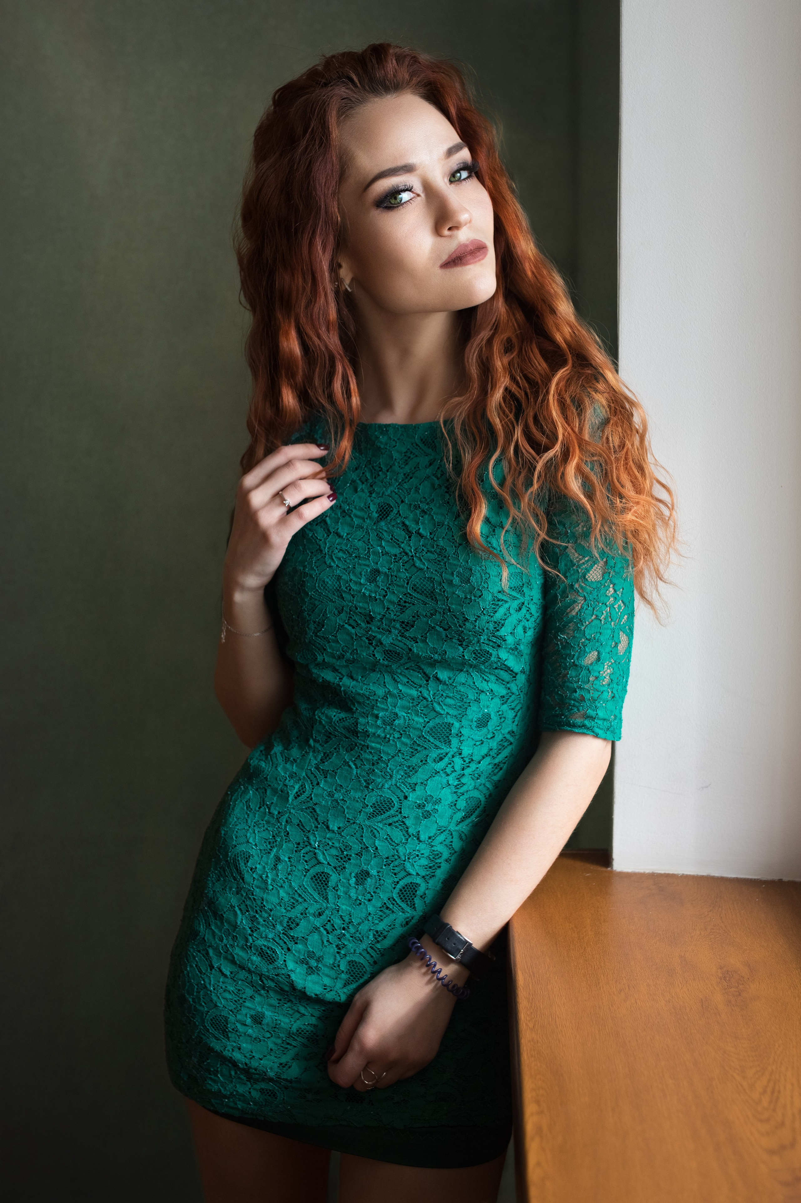 Фотосет с Еленой у окна для «себя»