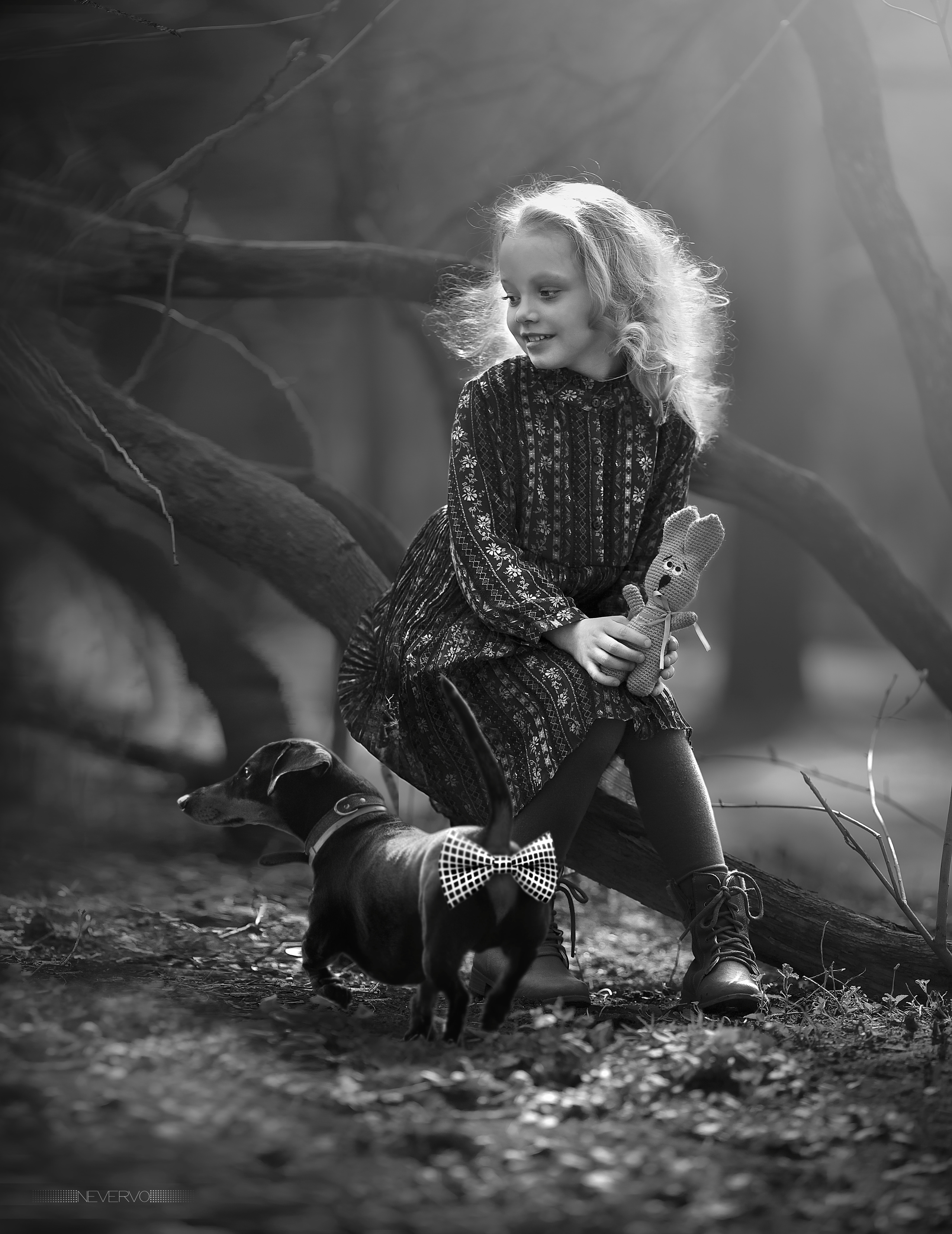 Черно-белая фотосъемка. B&W съемка в Москве. ЧБ фотограф Олег Голишник. Арт-фотограф Олег Голишников. Творческая мастерская