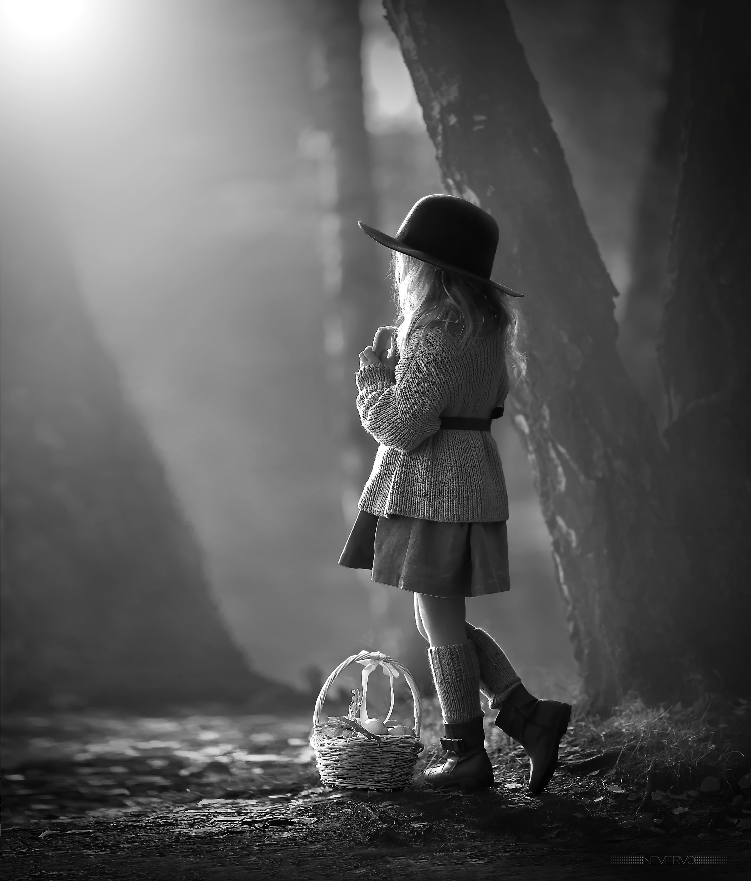 Черно-белая фотосъемка. B&W съемка в Москве. ЧБ фотограф Олег Голишник. Арт-фотограф Олег Голишников. Творческая мастерская