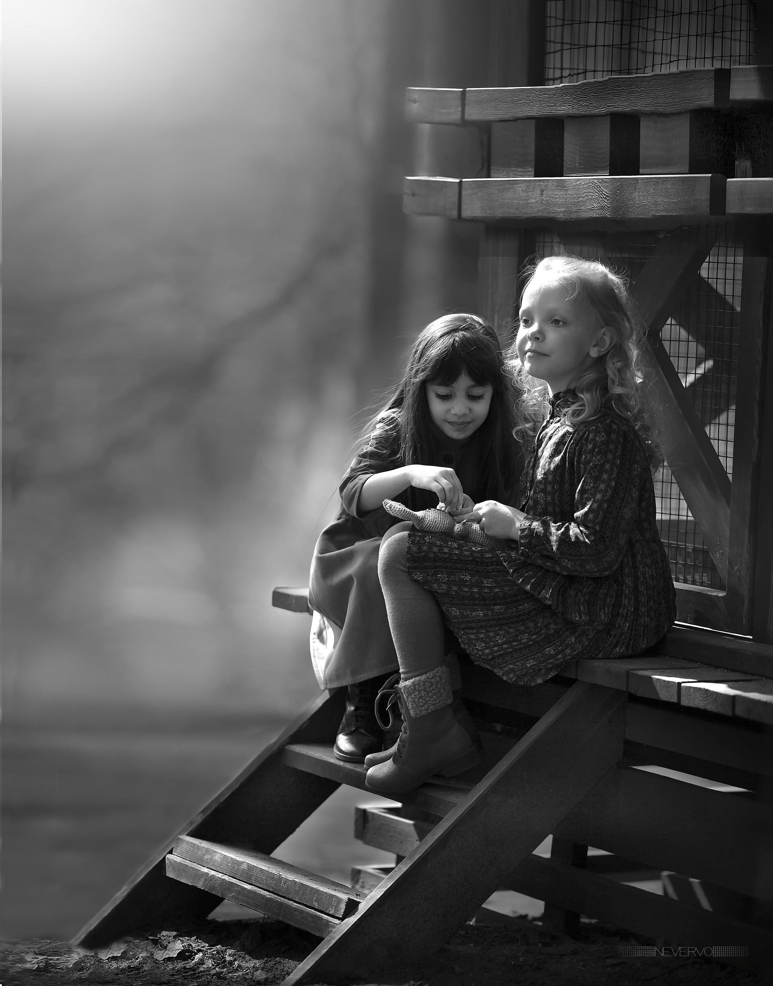 Черно-белая фотосъемка. B&W съемка в Москве. ЧБ фотограф Олег Голишник. Арт-фотограф Олег Голишников. Творческая мастерская