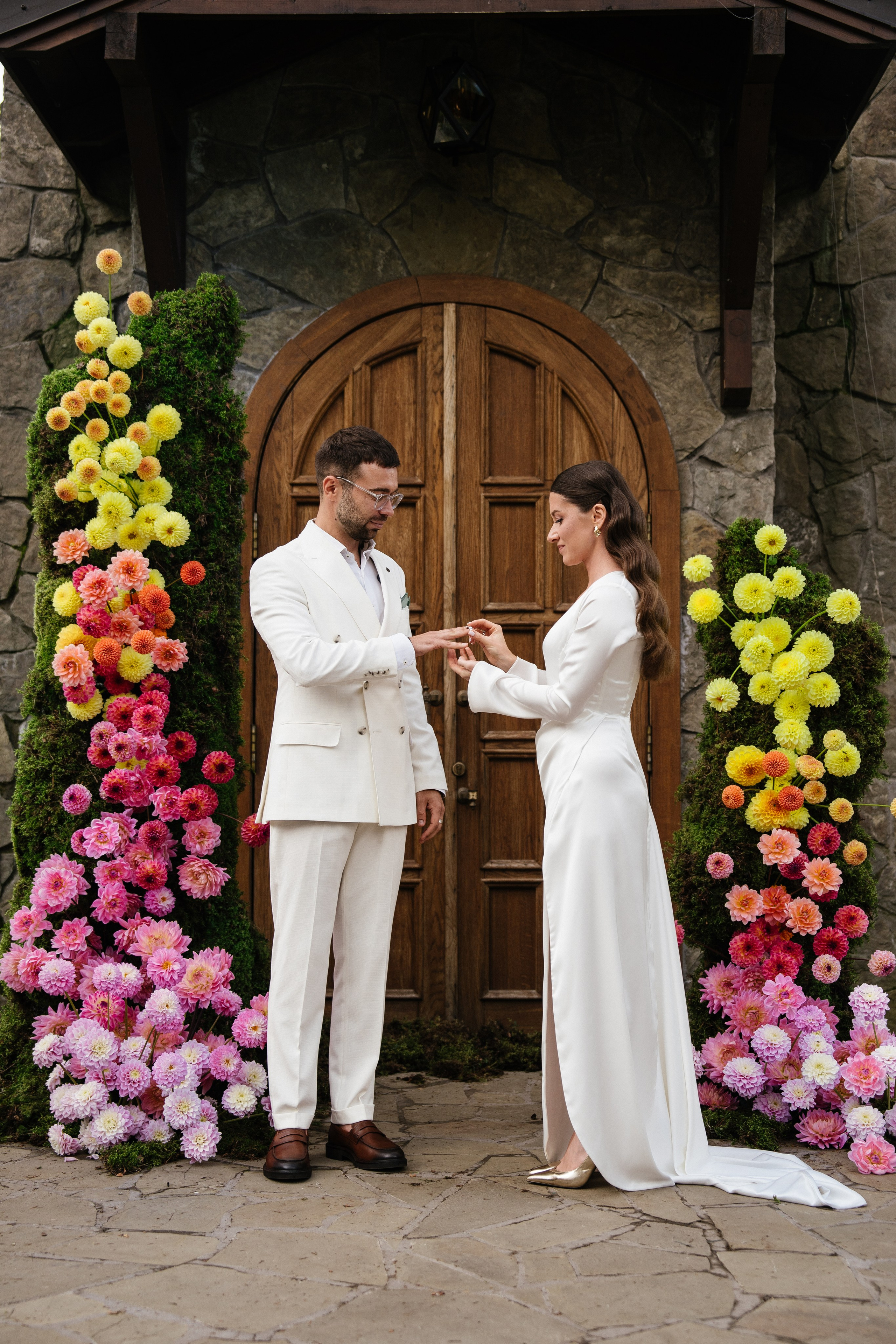 Валерия & Павел. Яркая свадьба в стиле модерн на природе. Свадебный фотограф организатор в Санкт-Петербурге Ассоль Опарина