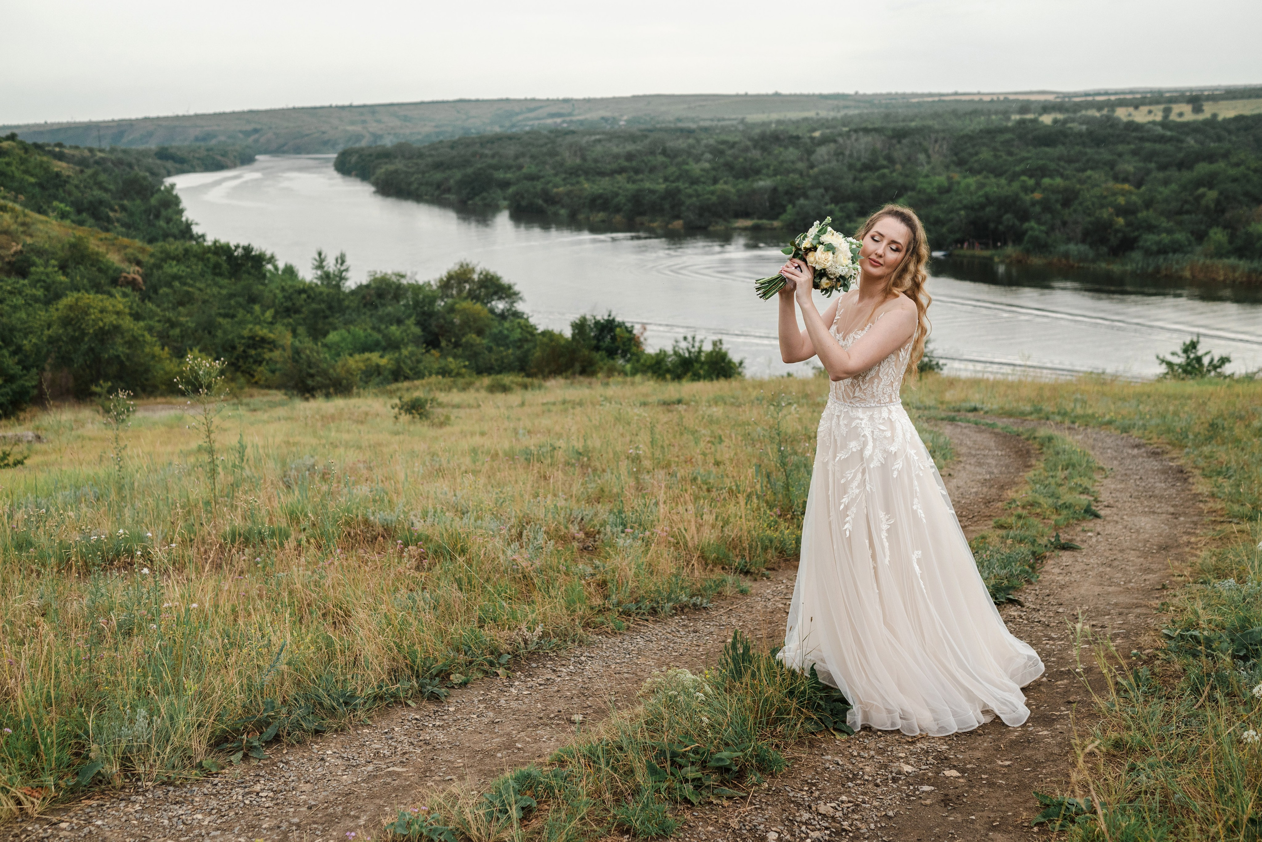 Свадебная фотосессия на природе, в парке Лога, Каменск-Шахтинский. Фотограф в Каменске-Шахтинском Ольга Сагал
