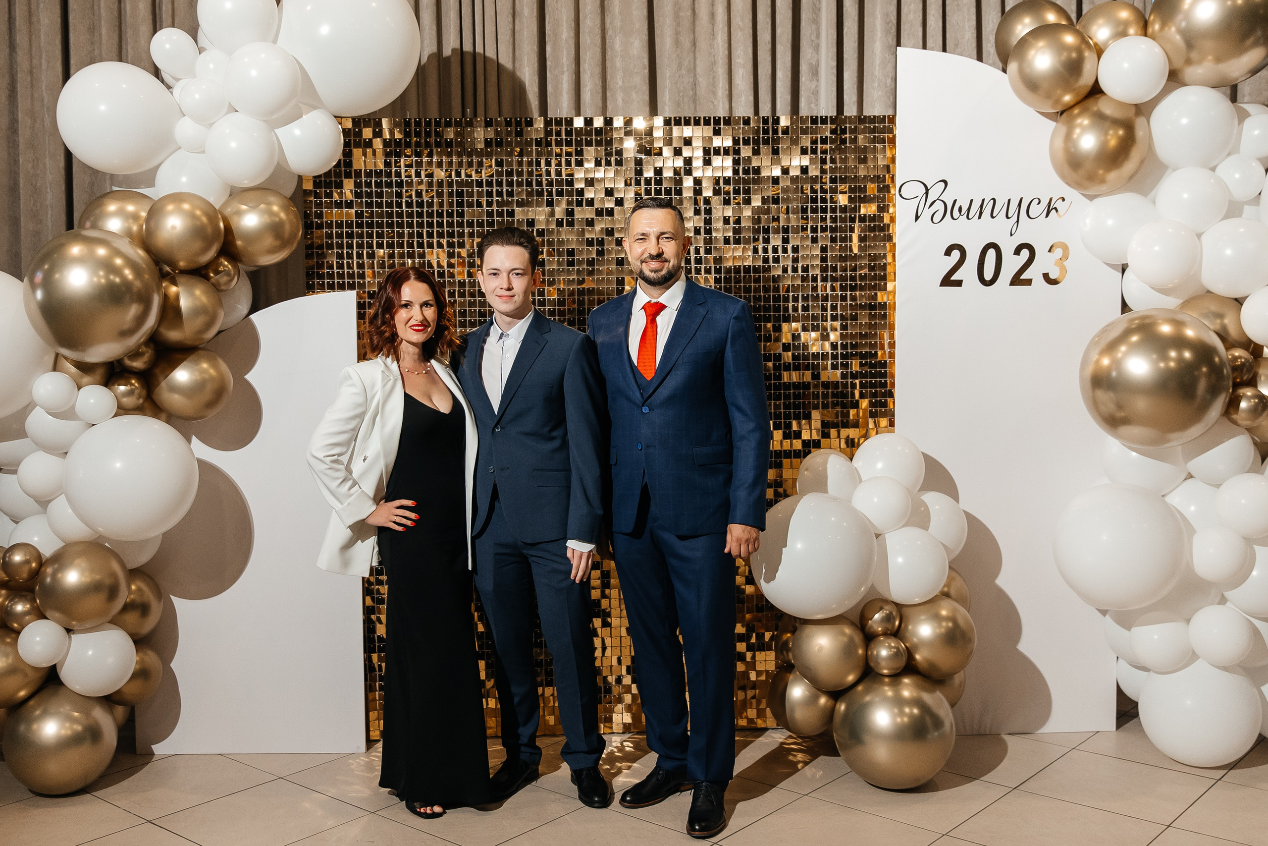 2023-06-23 Выпускной МБОУ СОШ № 10. Фотограф в Красноярске