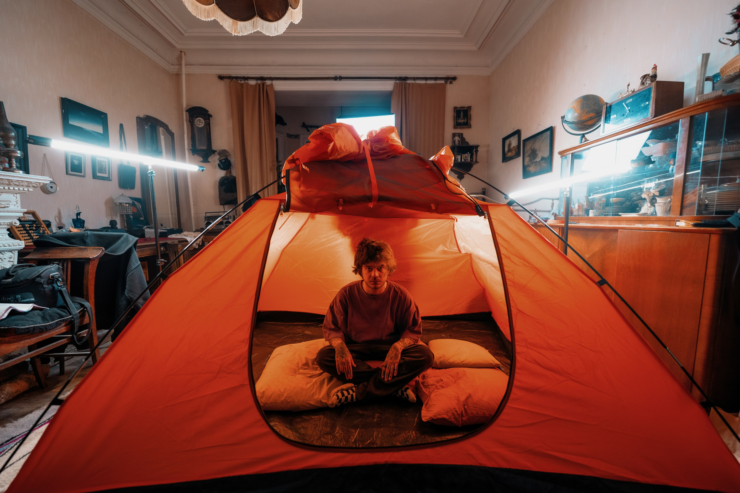 Loweliness. Backstage. @tomrus: Рустам Шагиморданов — фотограф