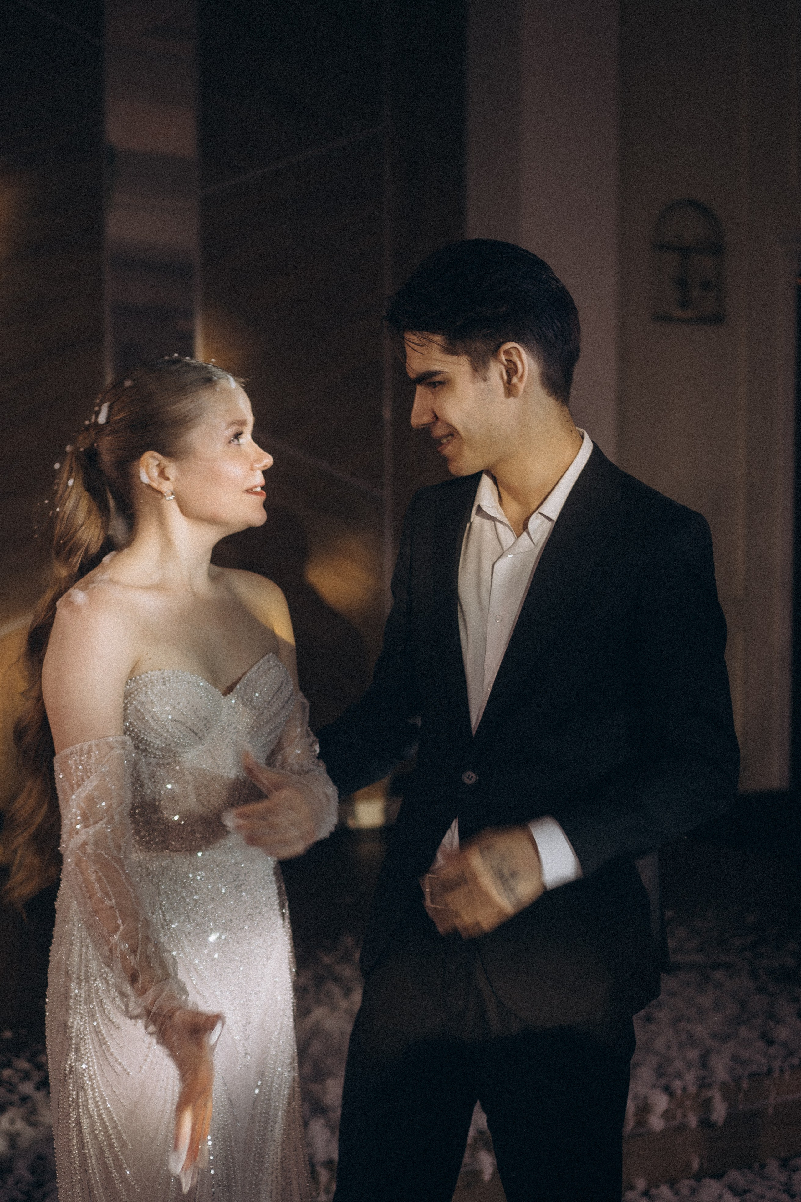 СВАДЕБНАЯ СЬЕМКА СБОРОВ В ОТЕЛЕ И ВЫЕЗД НА ЦЕРЕМОНИЮ (СНЯТО В СИБИРЕ В НИЖНЕВАРТОВСКЕ). Профессиональный фотограф, Санкт-Петербург — Виктория Богомолова