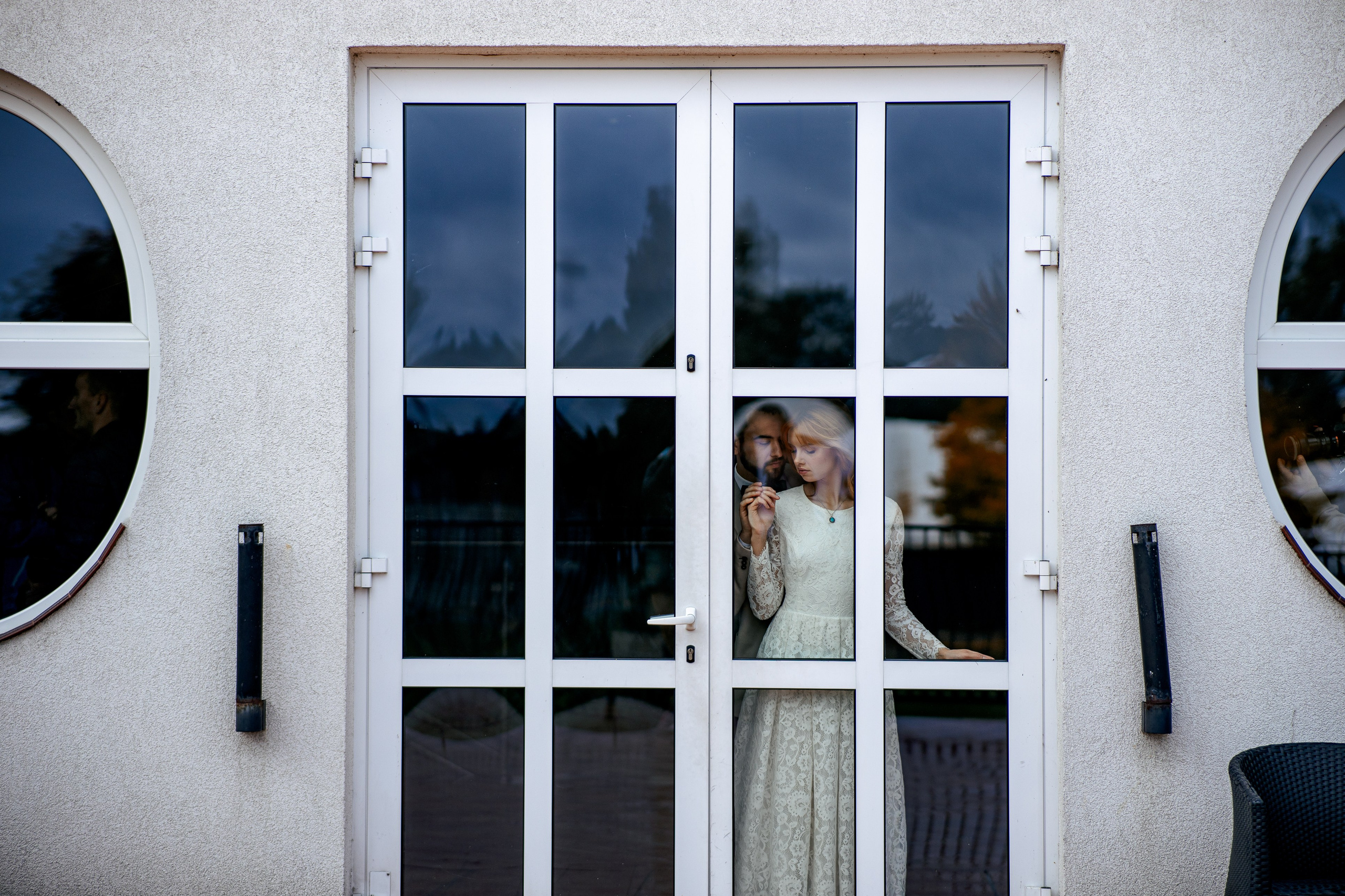 Ślubna sesja zdjęciowa w plenerze. Свадебный фотограф Варшава Лодзь Польша Елена Юцова