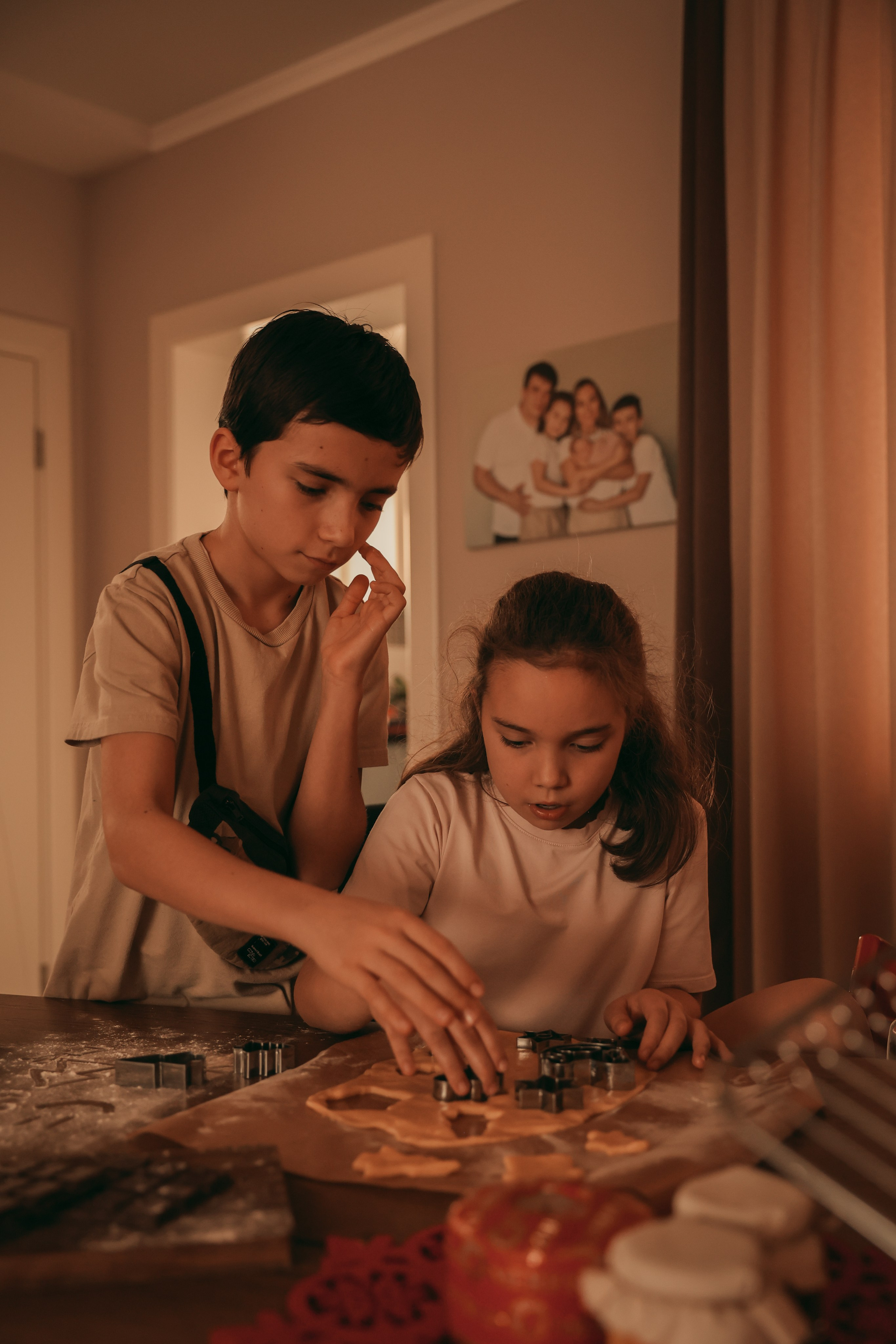 Новогоднее печенье всей семьей. Ваш семейный newborn и lifestyle фотограф в СПБ Наталья Журавлева