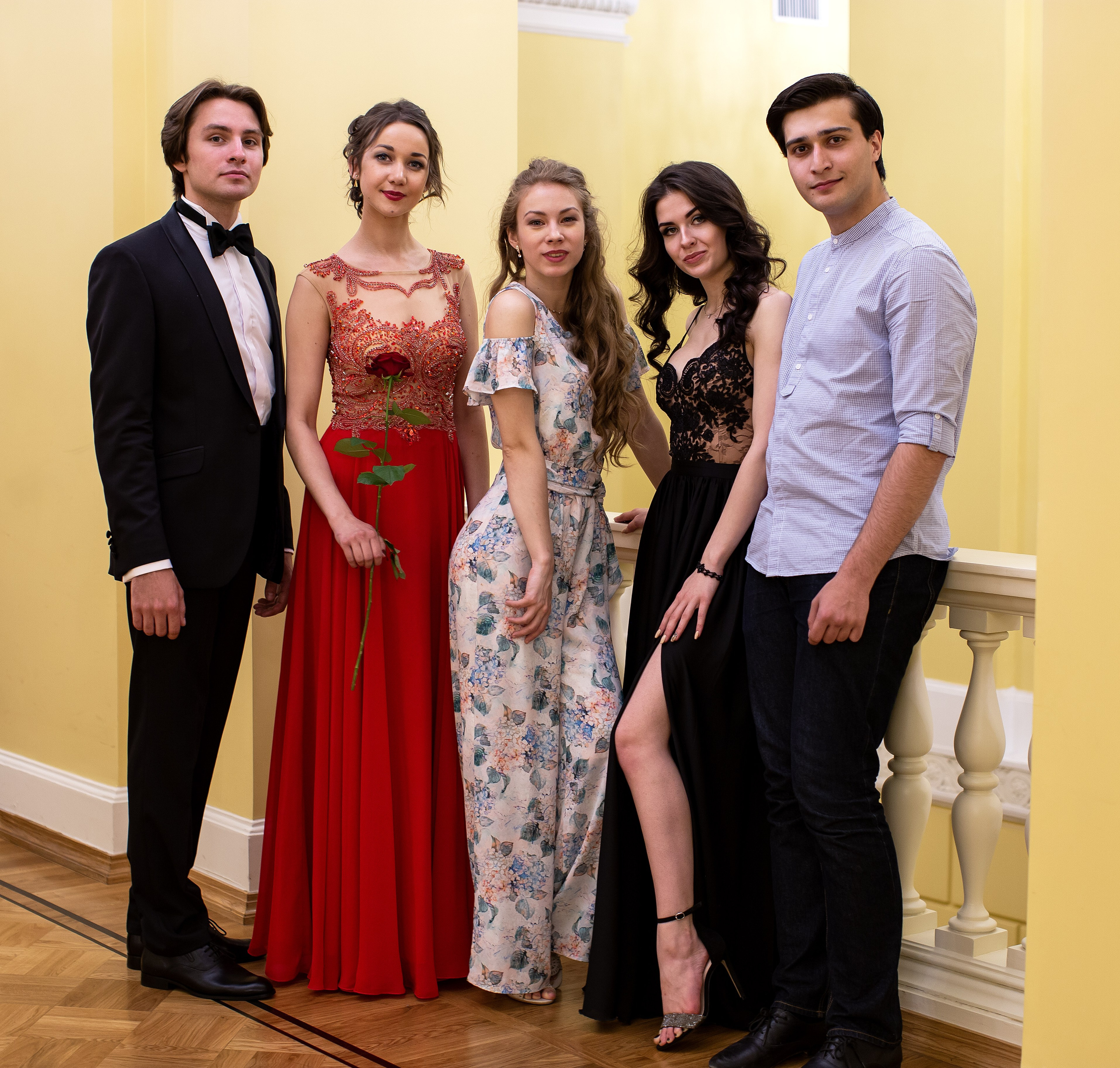 Репортаж -Выпускной. Портретный Студийный и уличный фотограф Москва. Индивидуальные, Семейные, Беременность, Будуар, Каталог, контент съемки для блога и бизнеса