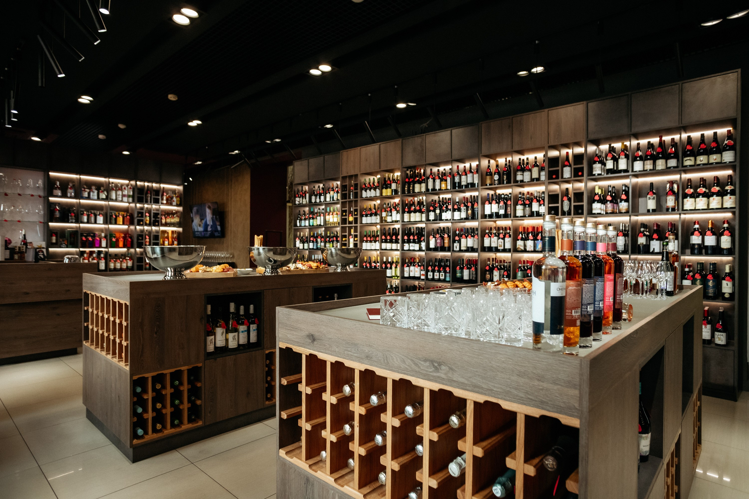 BY SIMPLE ВИНОТЕКА — ОТКРЫТИЕ. СВОИ. ФОТООТЧЕТЫ-СОБЫТИЯ-МЕСТА