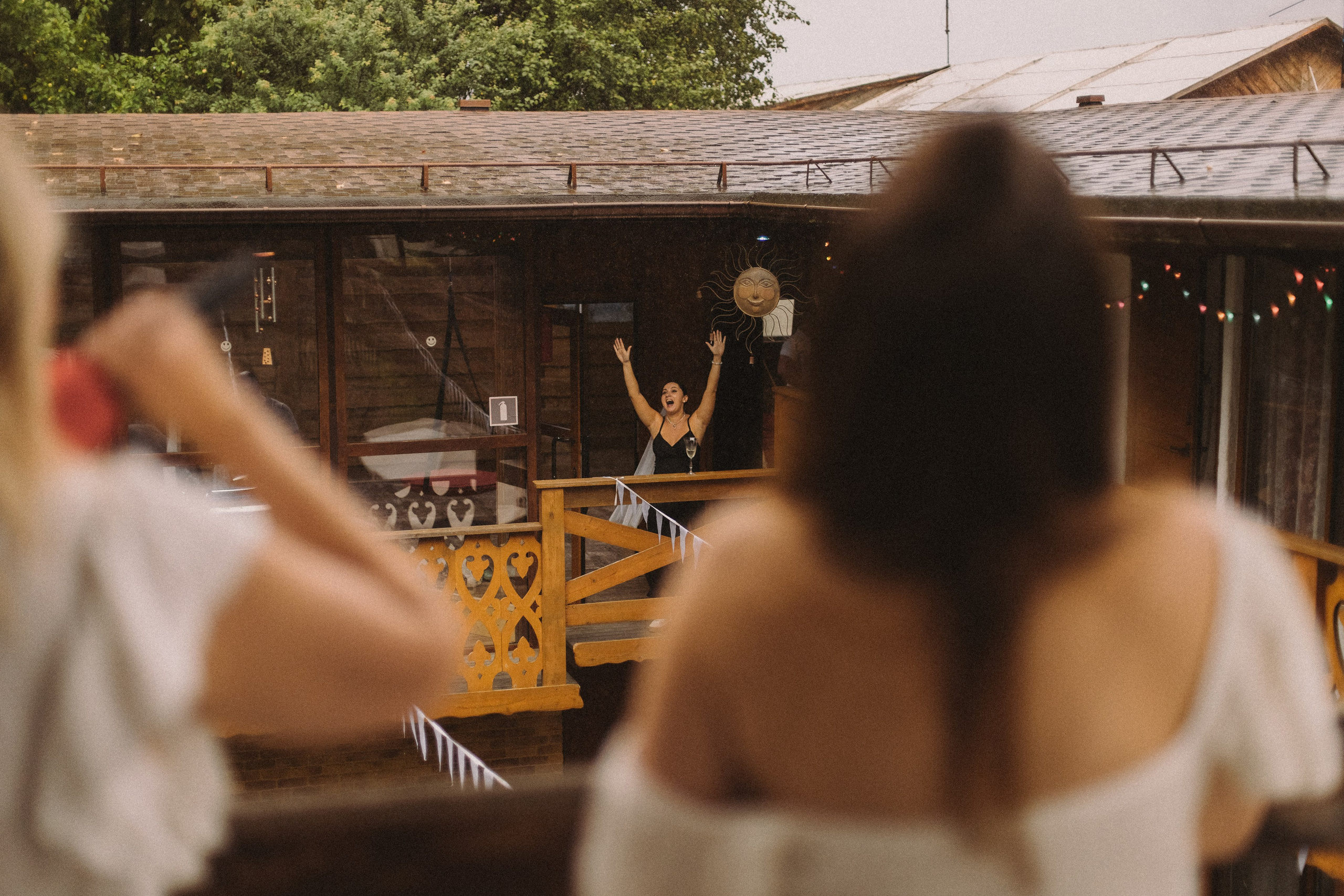 Репортажная фотосессия свадебной вечеринки в Красной поляне. Свадебный, репортажный и портретный фотограф Сочи, Краснодар. Александра Зайцева