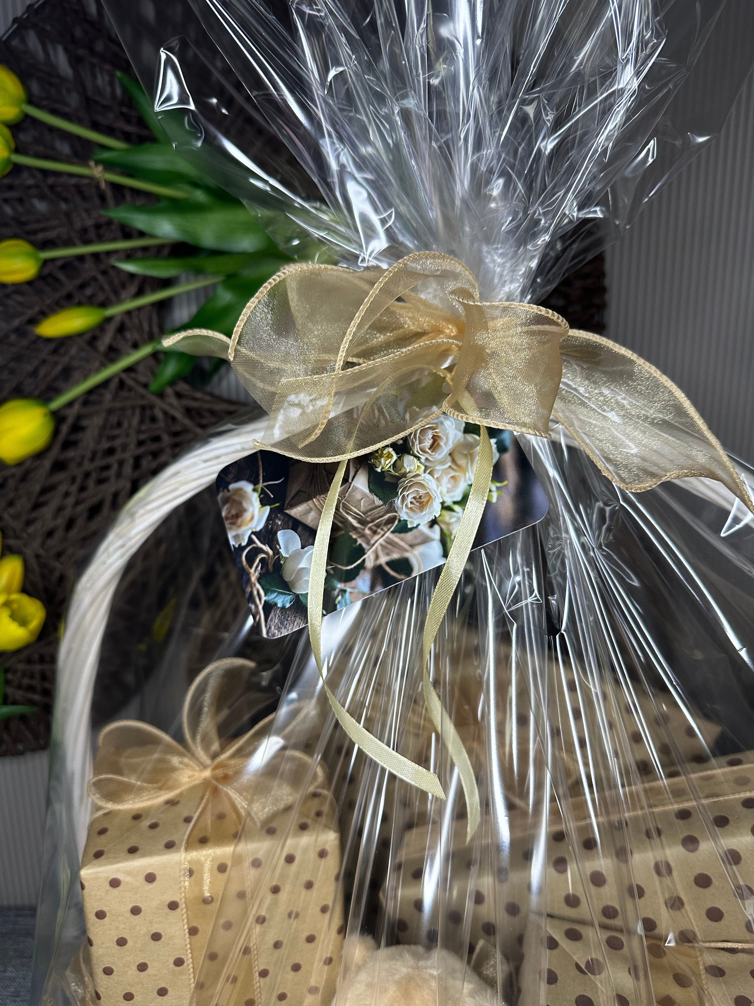 Женская корзина. Студия подарочных наборов «Владия»