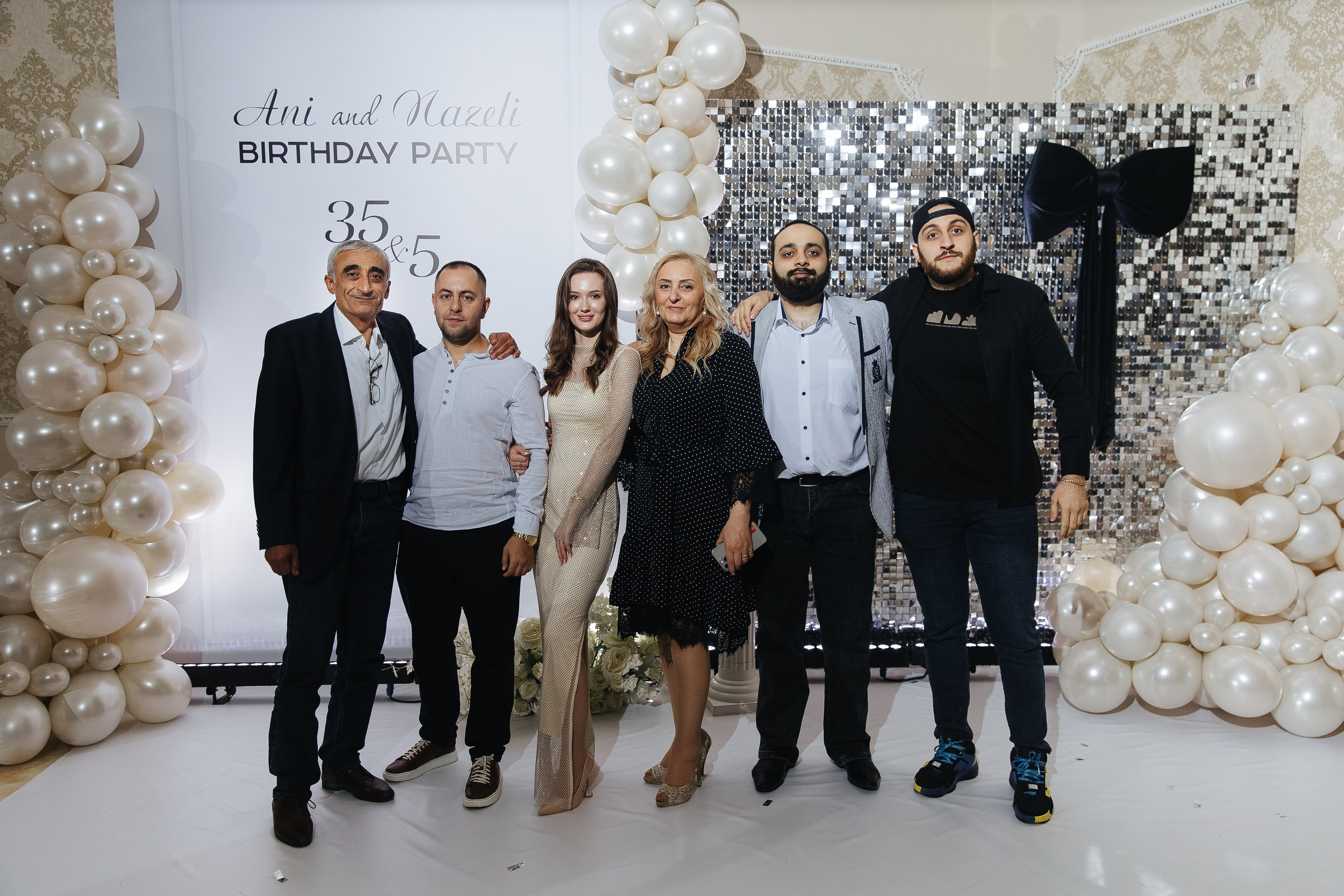 Ани и Назели. 35&5 День рождения, «Янтарь». Фотограф в Красноярске Надежда Воскресенская