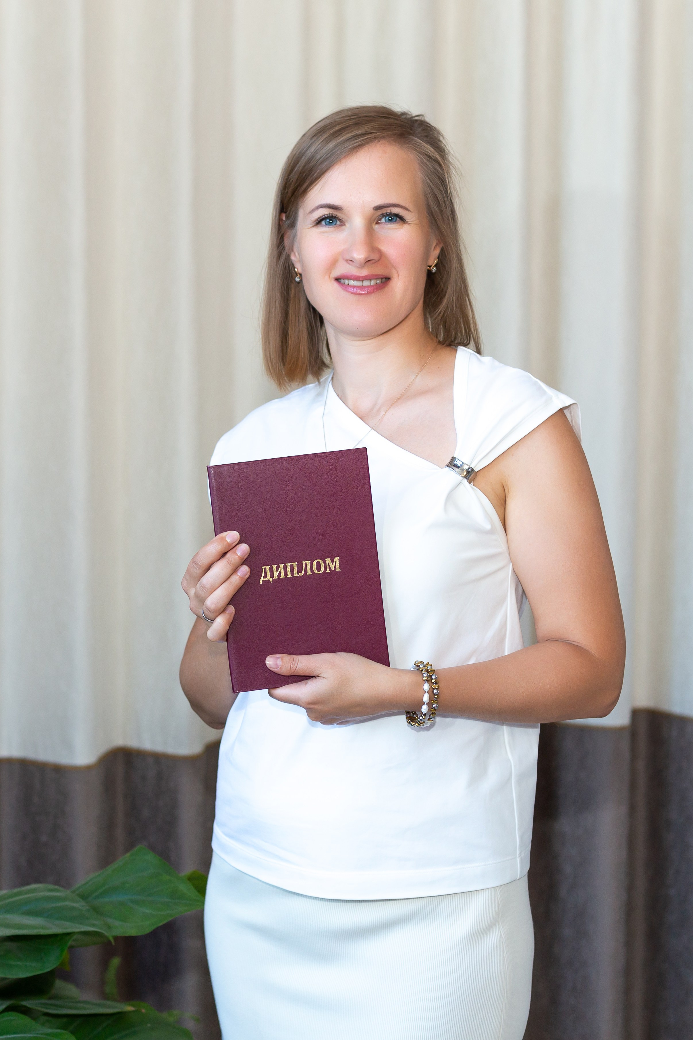 Выпускной курса психологов. Ирина Квасова | Фотограф в стиле VOGUE | Тюмень