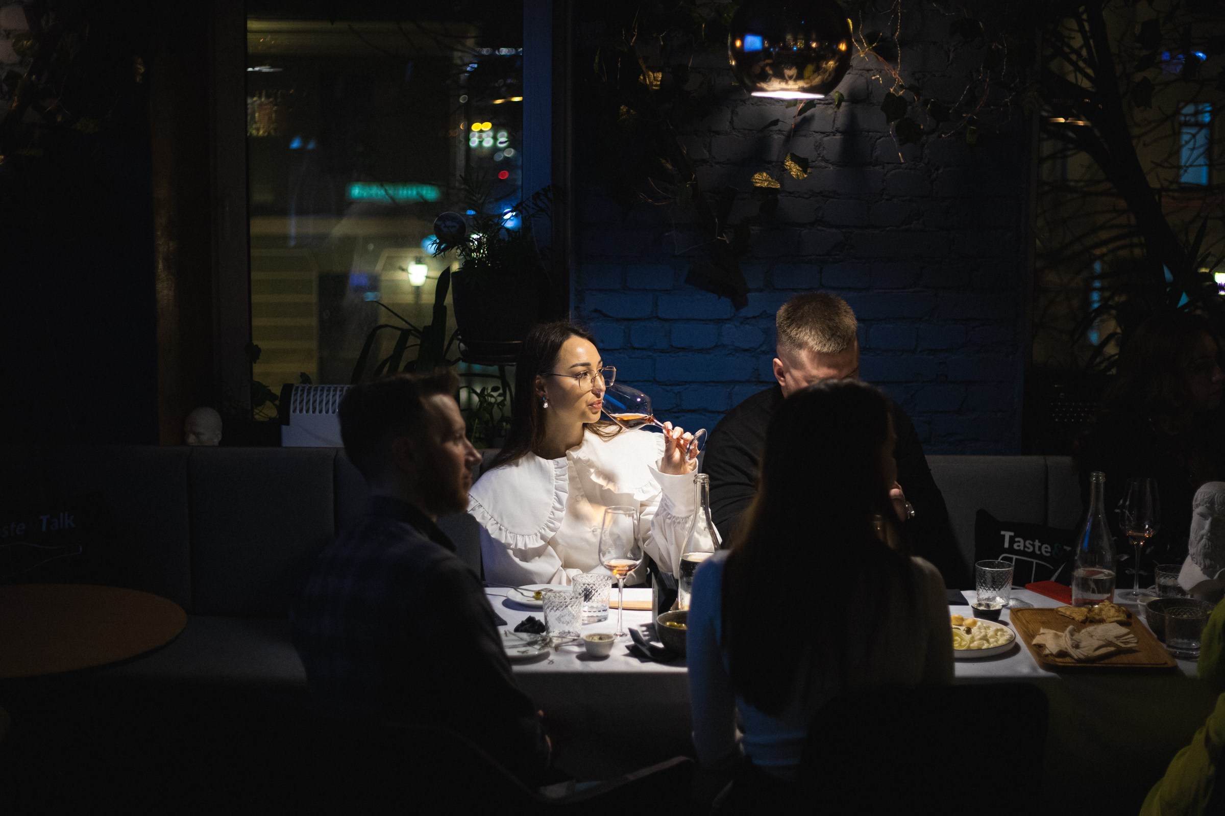 Винная дегустация. Женский и репортажный фотограф Москва Натали Смирнова