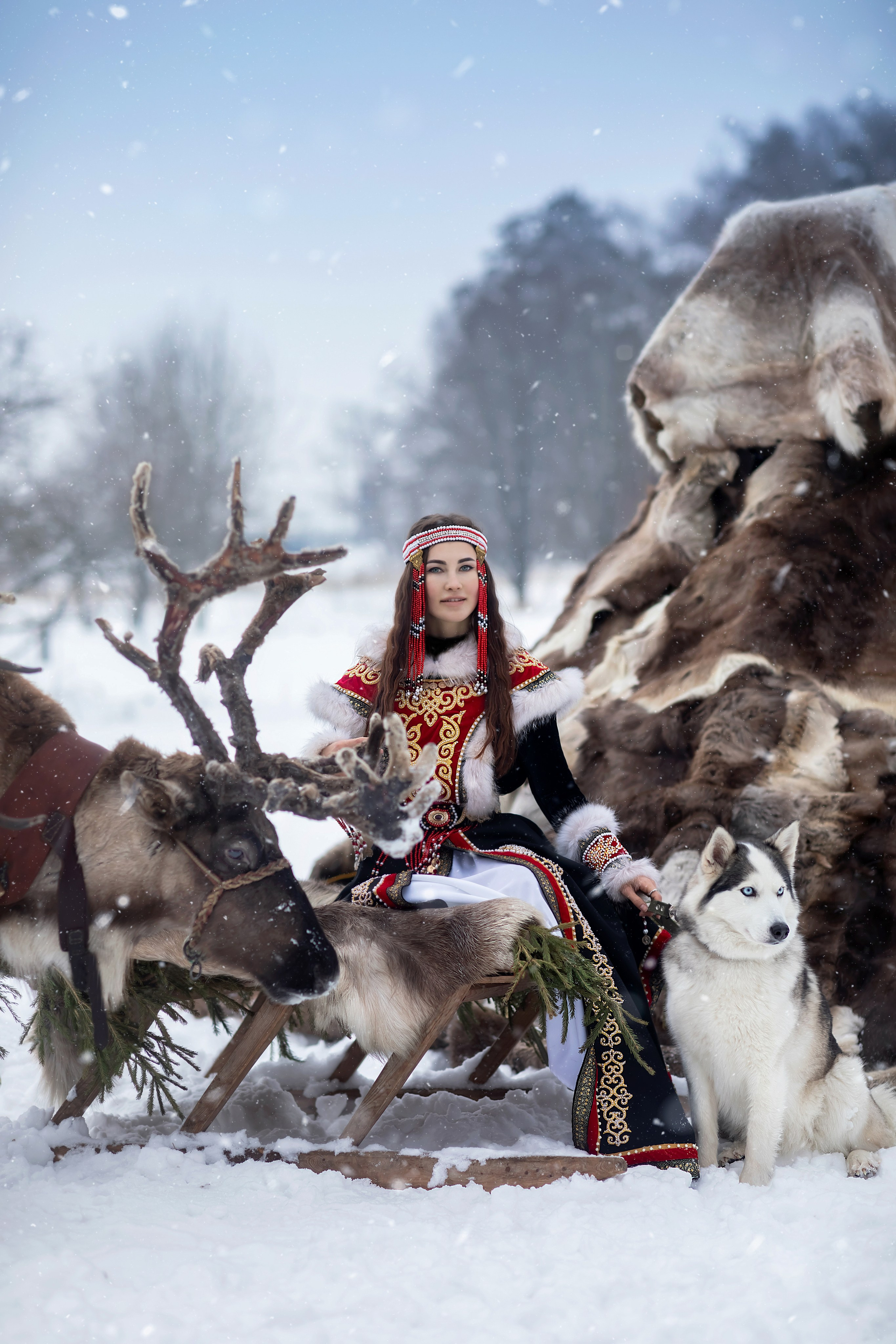 A14. Дизайнер костюмов и украшений, фотограф