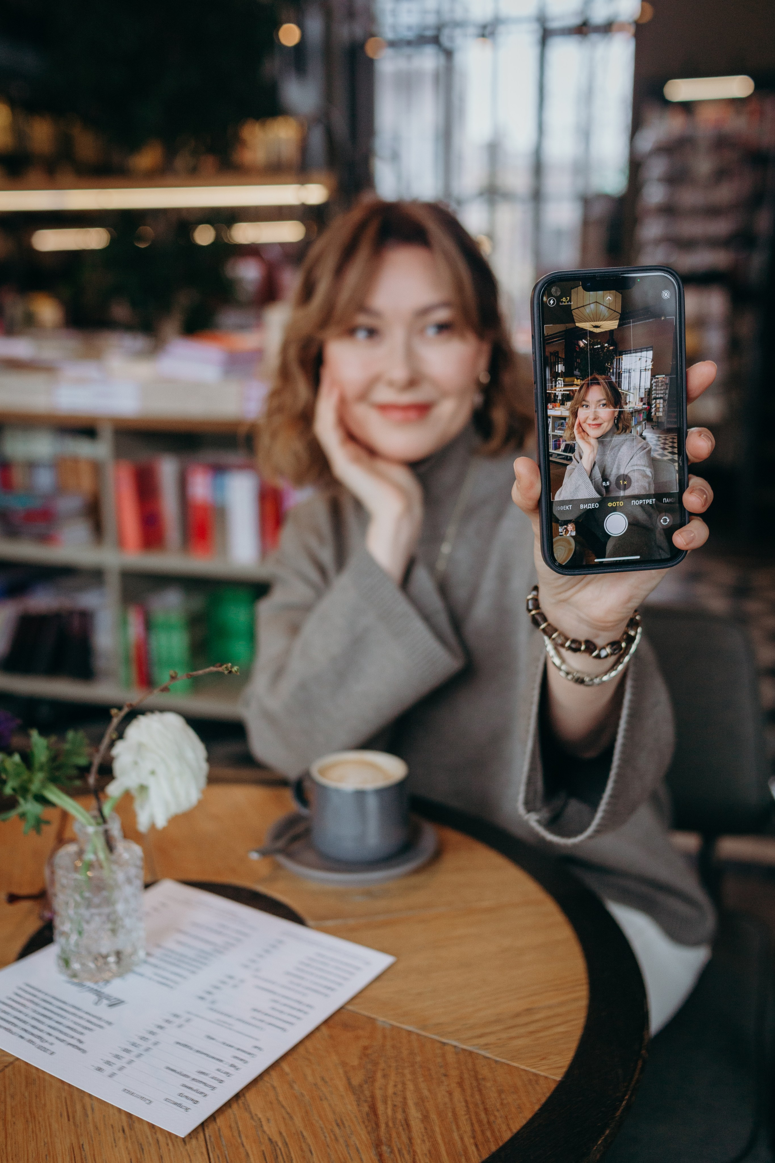 Имиджевая фотосессия для стилиста в Подписных изданиях. Семейный фотограф во Всеволожске и Санкт-Петербурге Юлия Капустина