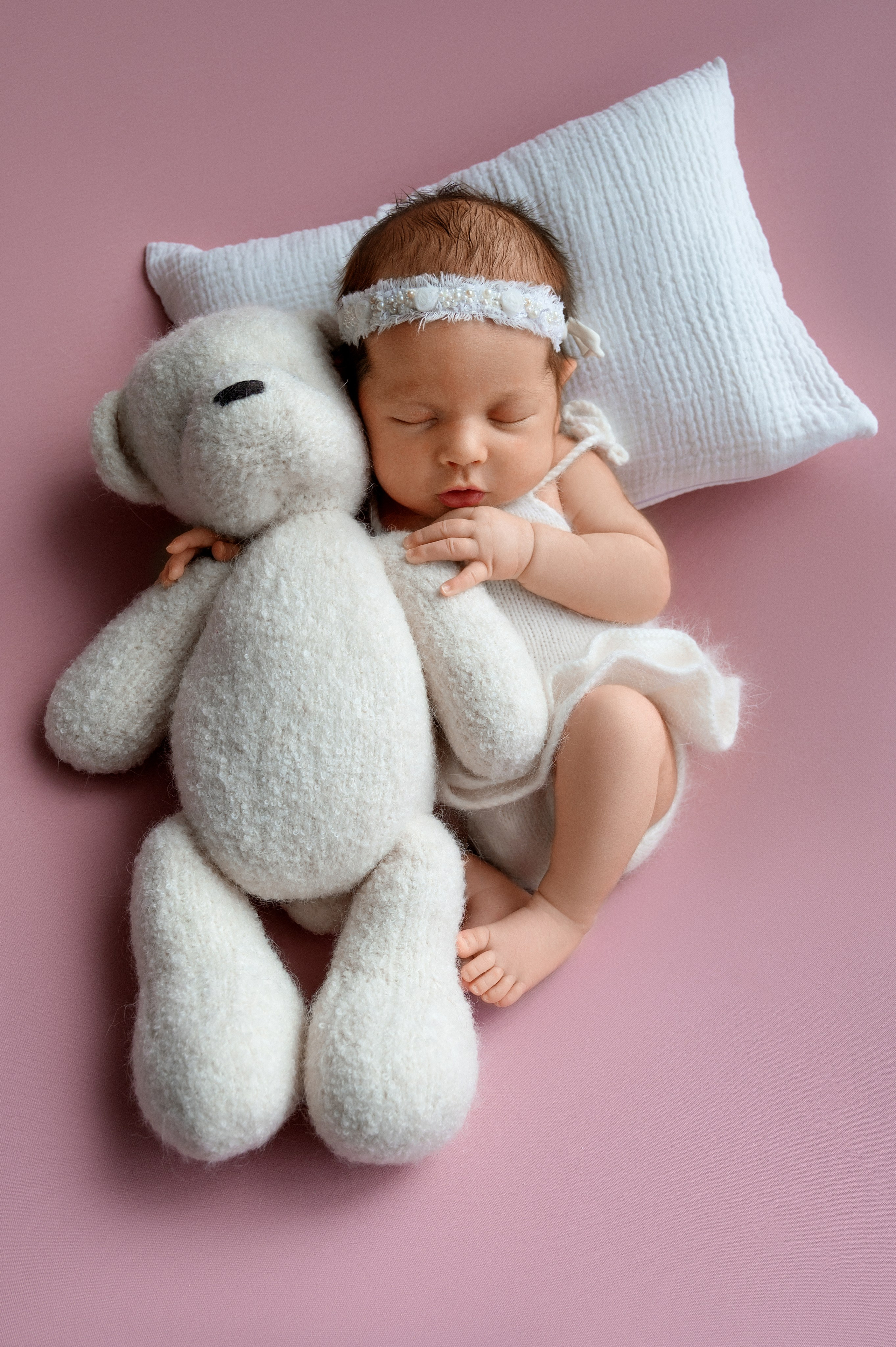 Newborn girl. Фотограф новорожденных малышей в Санкт-Петербурге