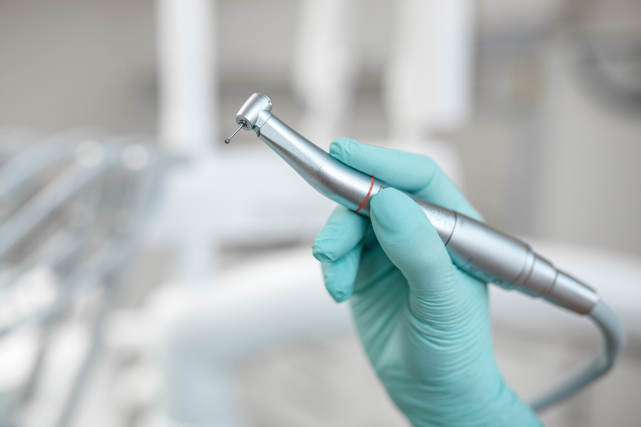 Съёмка оборудования стоматологической клиники OptimaStom. Прага, Чехия