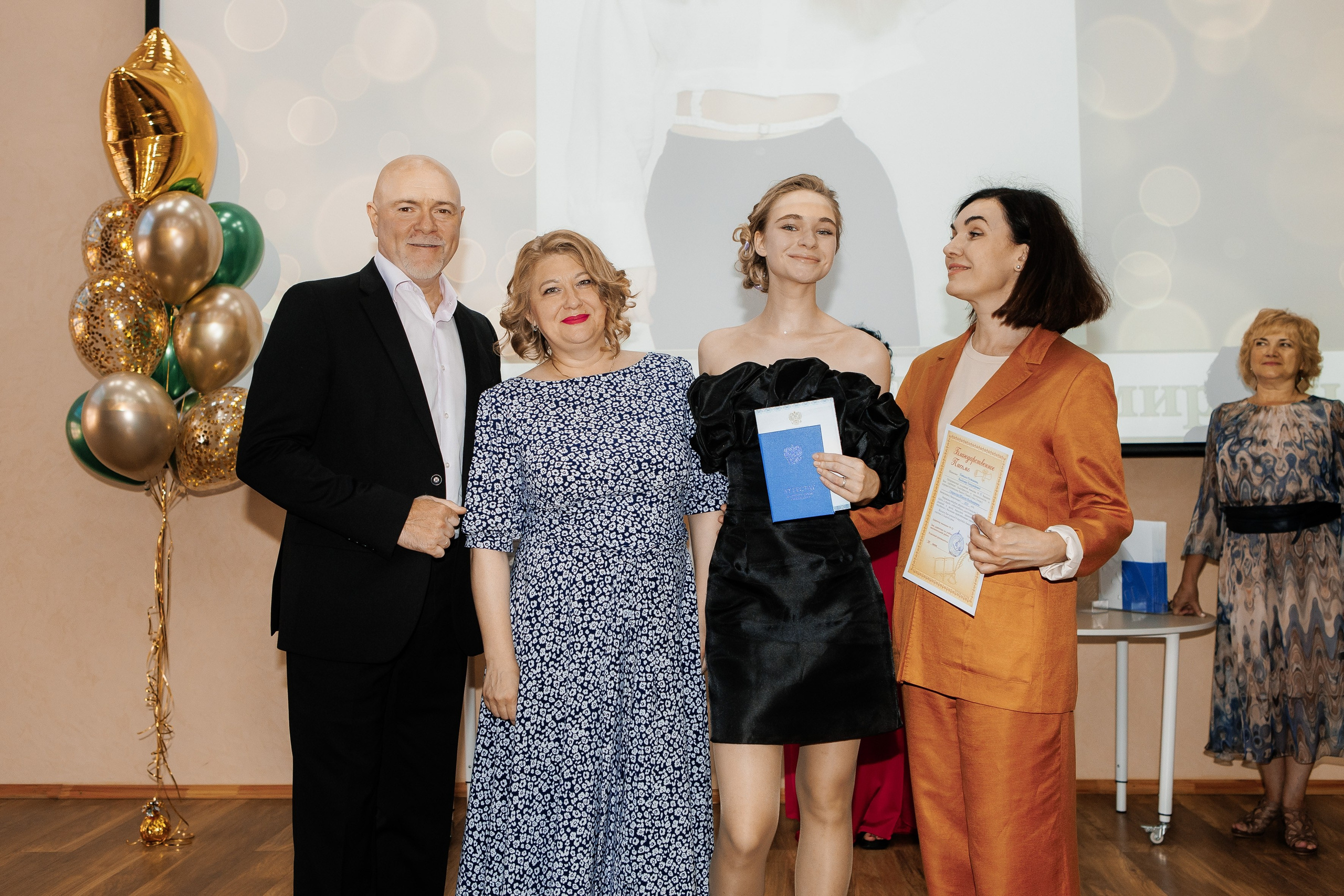 Выпускной Гимназия 12 2024 г. Свадебный и портретный Фотограф в Липецке Дмитрий Котюков