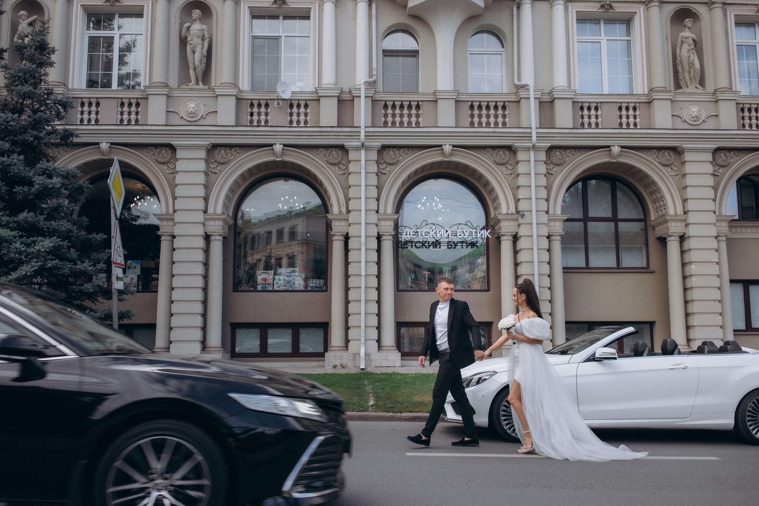 В центре Казани. Свадебный фотограф в Москве и Казани