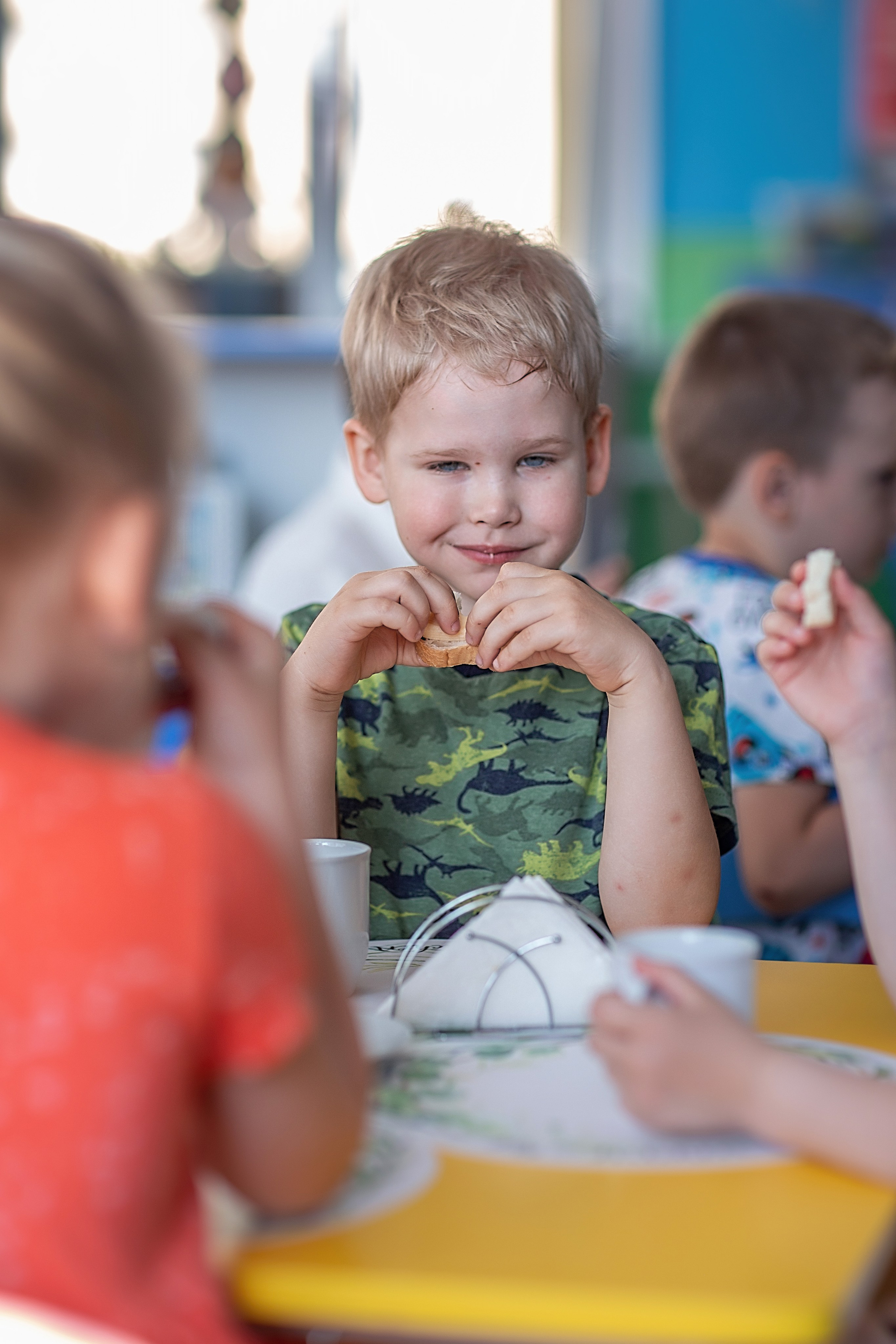 Весна в саду_2024 год. Семейный фотограф в Санкт-Петербурге