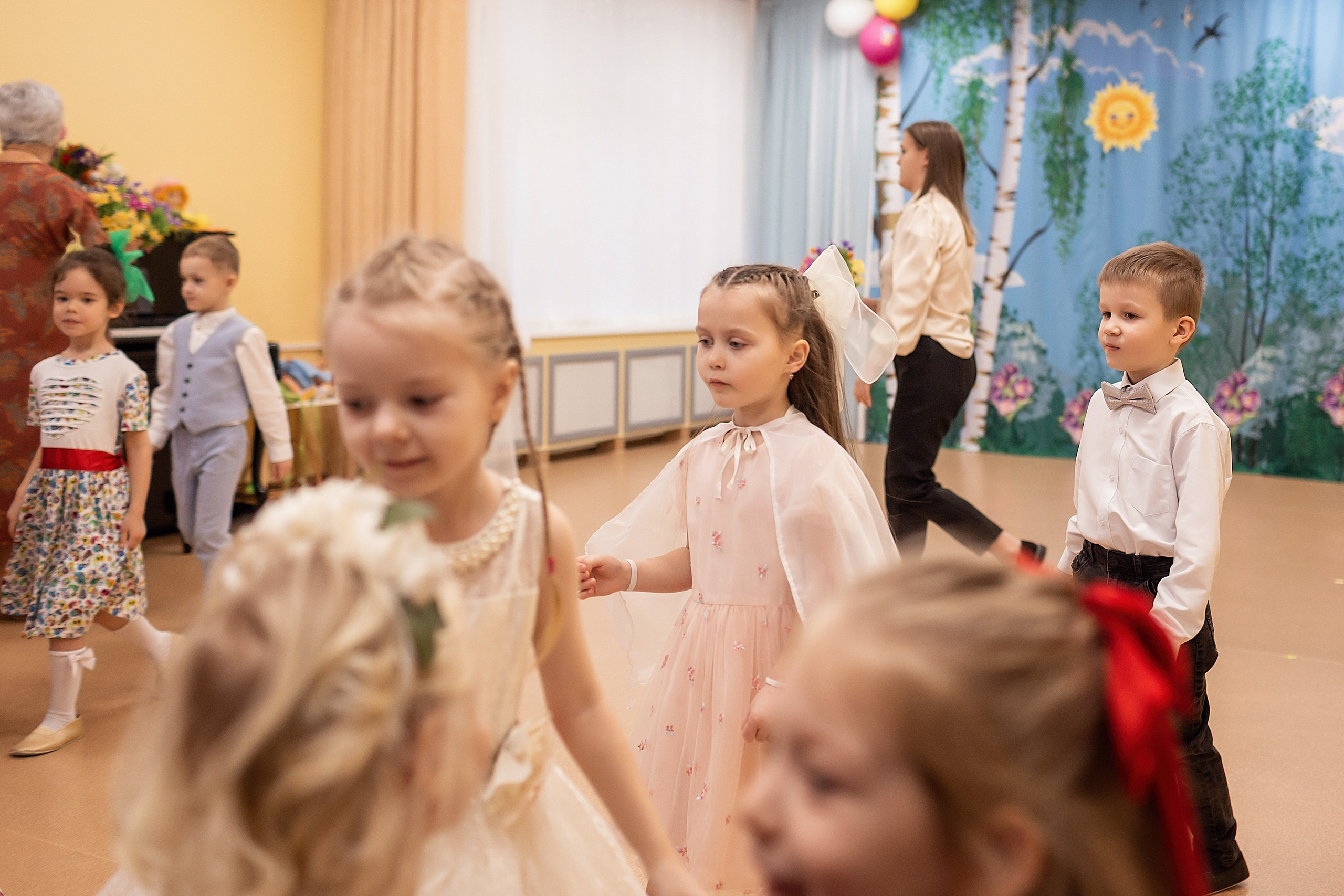 Весенний утренник_старшая группа_2025. Семейный фотограф в Санкт-Петербурге