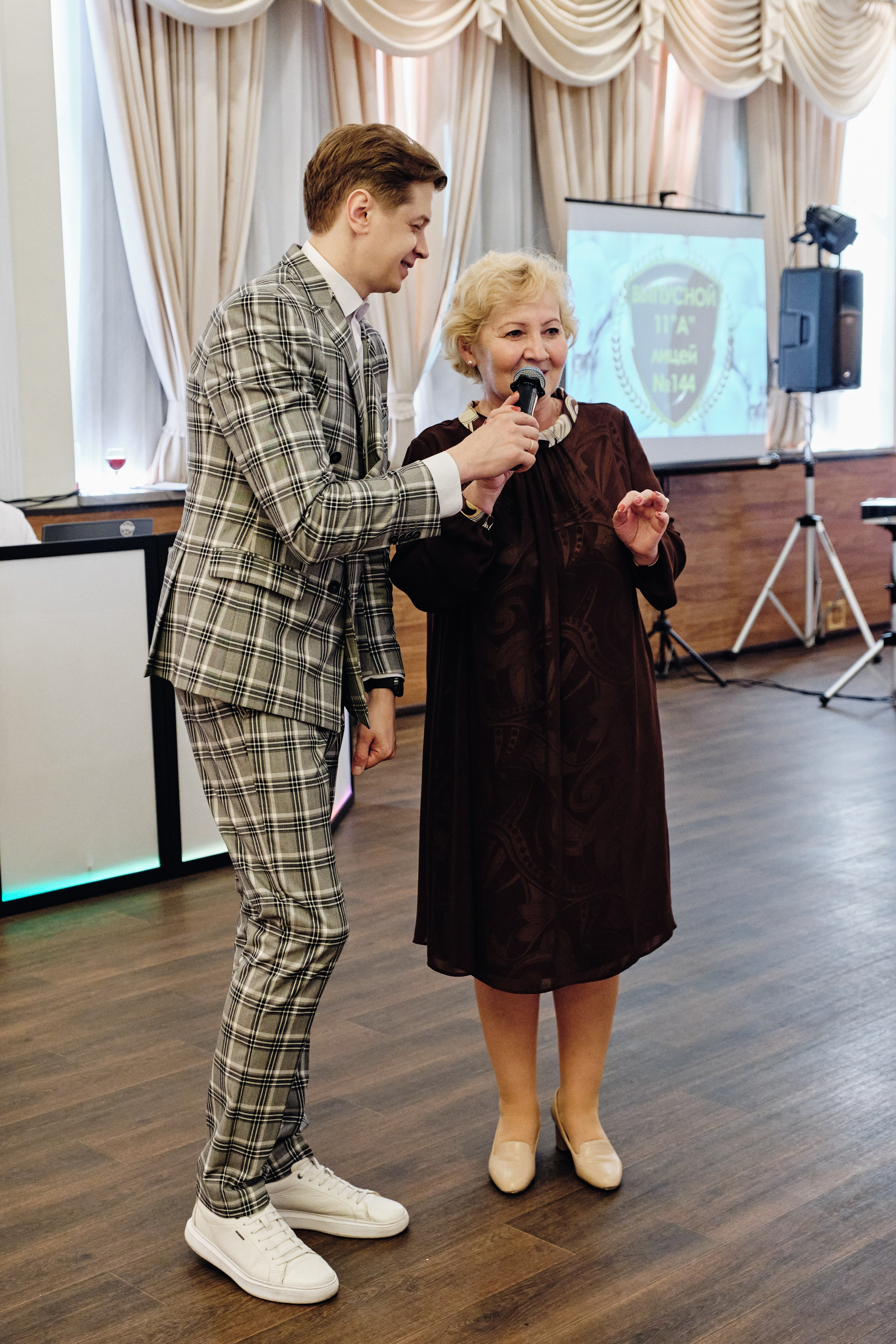 Фотограф на выпускной в СПб. Семейные и свадебные фотосессии в СПб, в студии, на улице, на природе