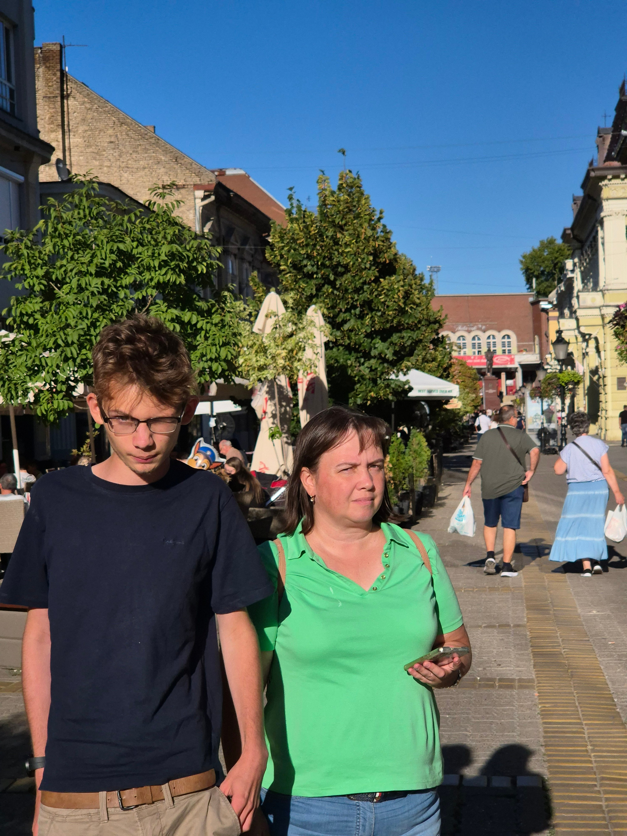 Это один из самых красивых и культурно разнообразных городов страны, сохранивший уникальную архитектуру эпохи Австро-Венгрии (сецессион), известной как «золотой век» города