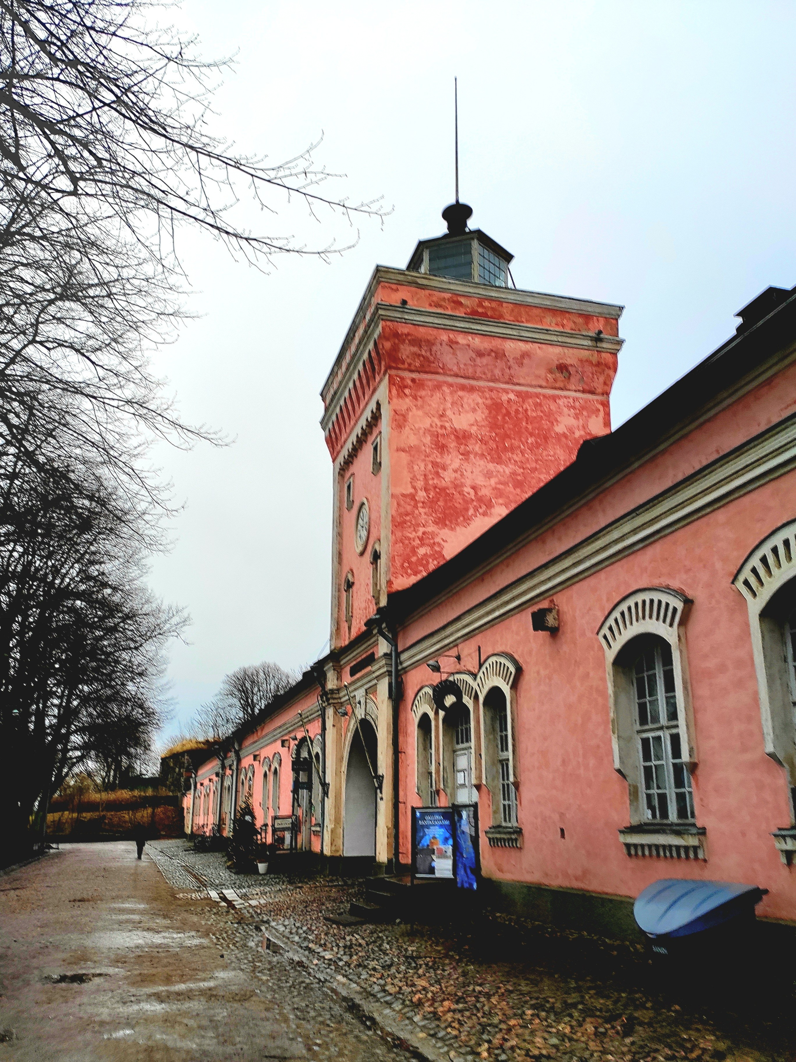 Обычно на Суоменлинне зимой все закрыто. Но по случвю Нового года музей игрушек был открыт