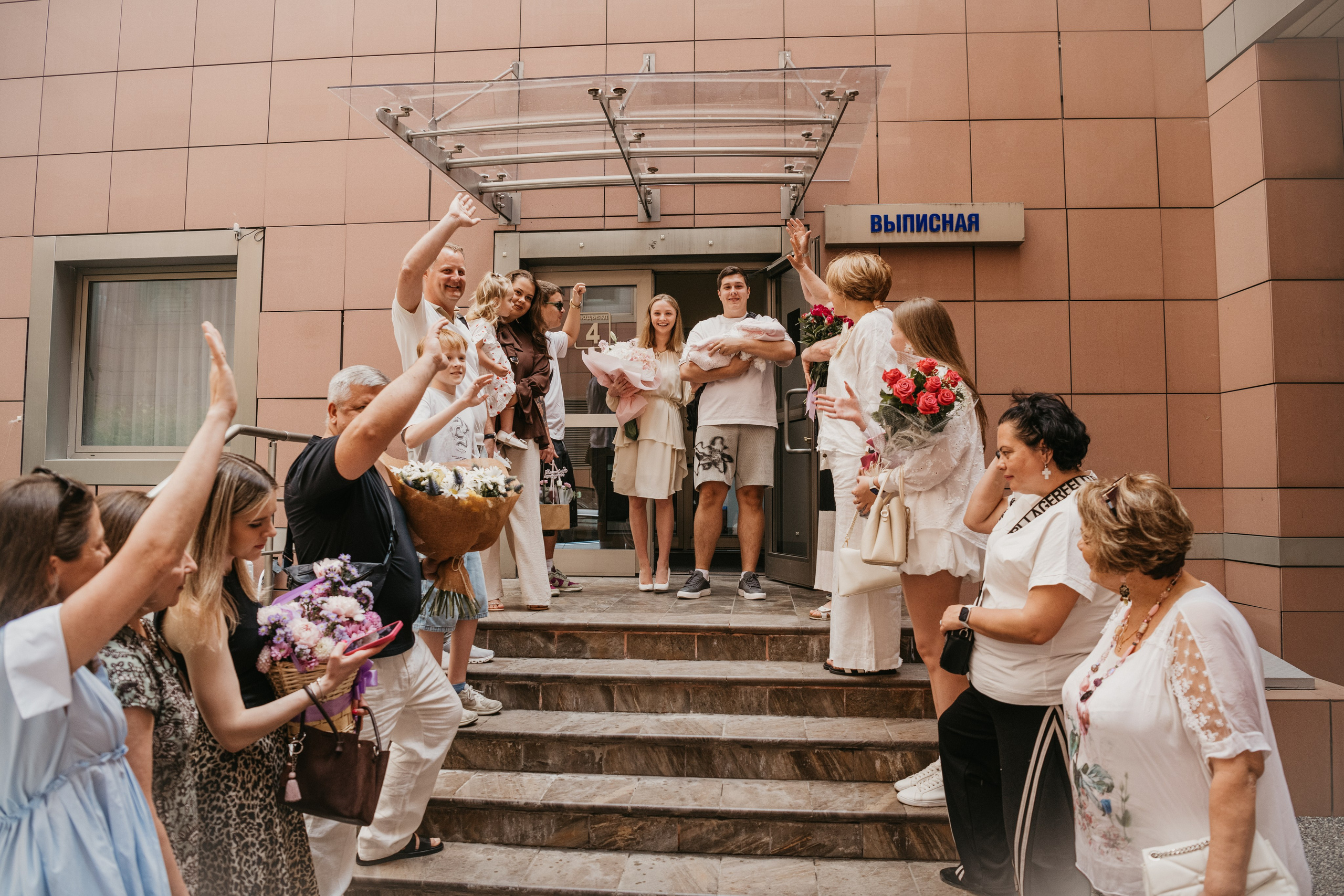Выписка Виктории. Мать и дитя. Фотограф на выписку из роддома в Москве и МО
