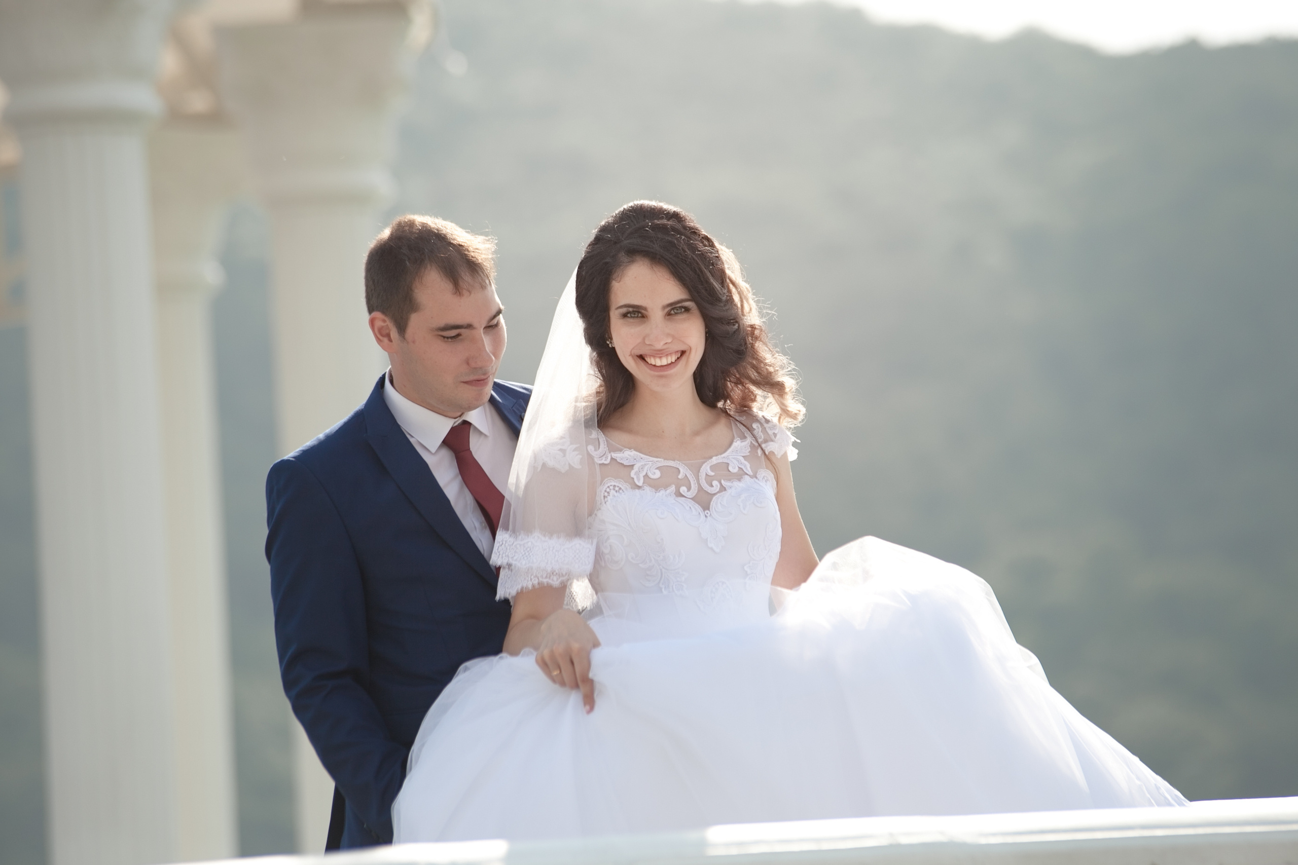 фотограф на свадьбу в Новороссийске, свадебный фотограф Новороссийск, семейный фотограф Новороссийск,  свадебная фотосессия в Новороссийске, фото невесты, фото жениха, фотомолодых, фотосессия в ЗАГСе Новороссийска, фотосессия церемонии, свадебная фотосессия на прогулке , фотопрогулка в Новороссийске, невеста, жених, букет невесты, платье невесты, гости на свадьбе, горько молодым