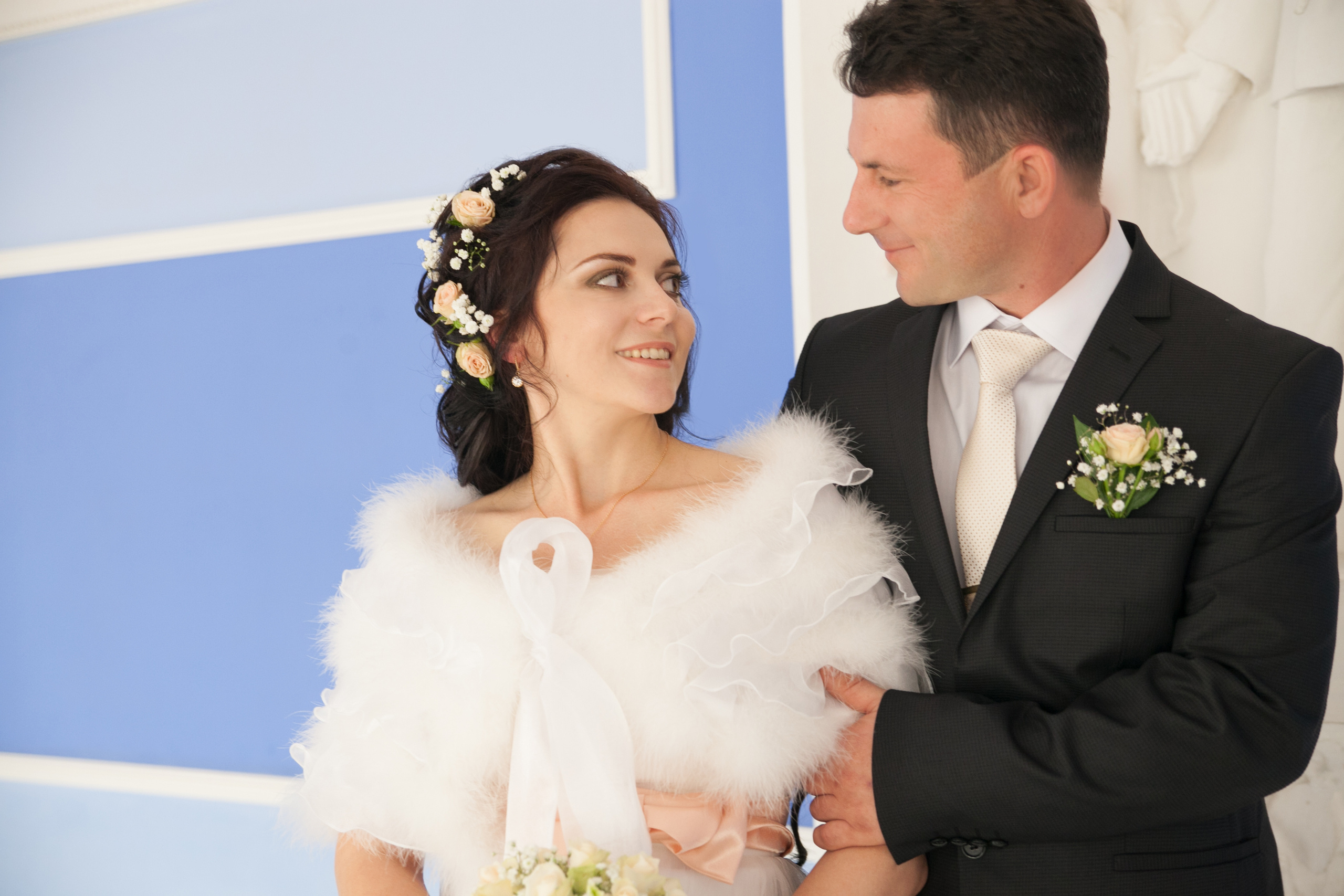 фотограф на свадьбу в Новороссийске, свадебный фотограф Новороссийск, семейный фотограф Новороссийск,  свадебная фотосессия в Новороссийске, фото невесты, фото жениха, фотомолодых, фотосессия в ЗАГСе Новороссийска, фотосессия церемонии, свадебная фотосессия на прогулке , фотопрогулка в Новороссийске, невеста, жених, букет невесты, платье невесты, гости на свадьбе, горько молодым