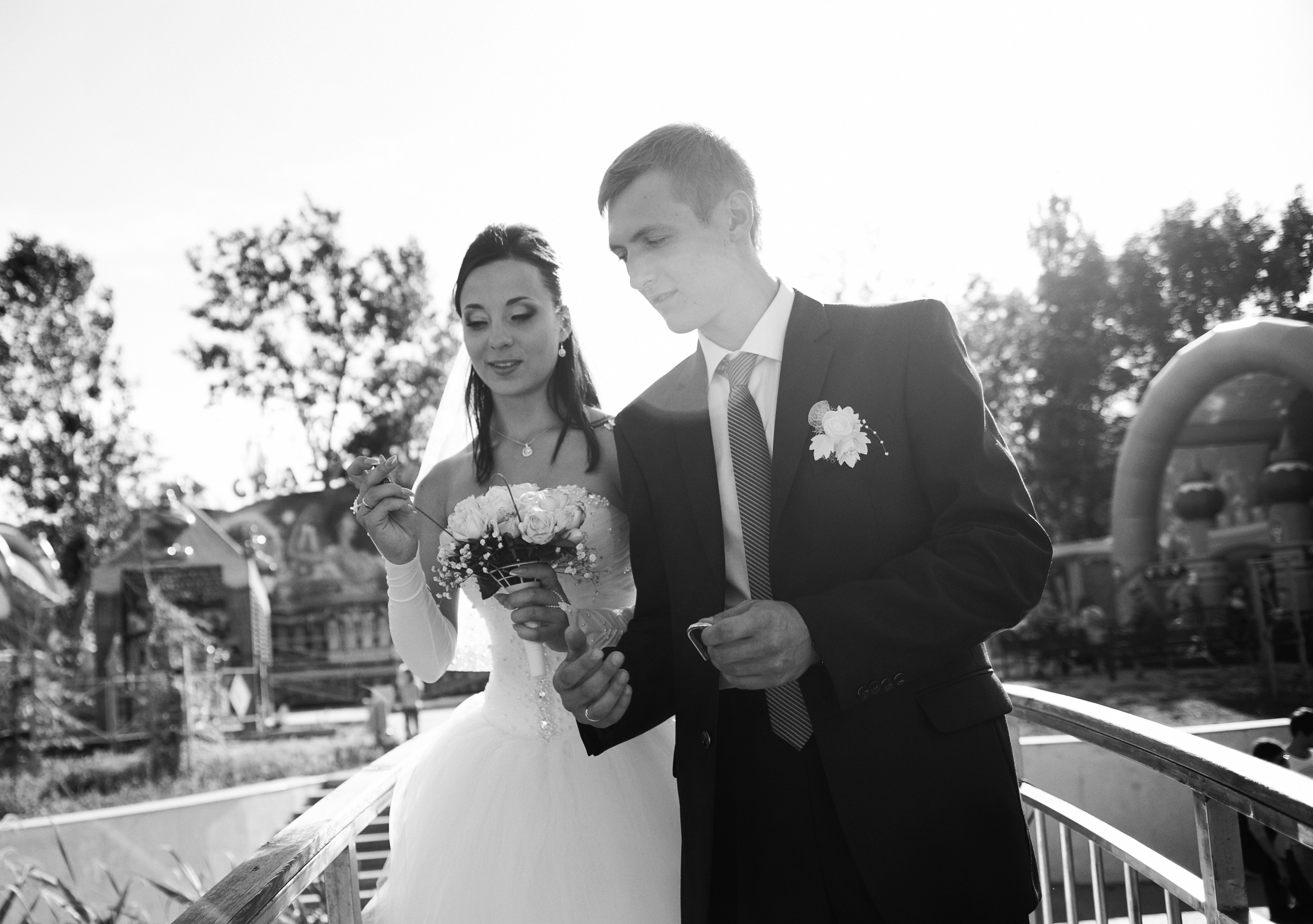 фотограф на свадьбу в Новороссийске, свадебный фотограф Новороссийск, семейный фотограф Новороссийск,  свадебная фотосессия в Новороссийске, фото невесты, фото жениха, фотомолодых, фотосессия в ЗАГСе Новороссийска, фотосессия церемонии, свадебная фотосессия на прогулке , фотопрогулка в Новороссийске, невеста, жених, букет невесты, платье невесты, гости на свадьбе, горько молодым