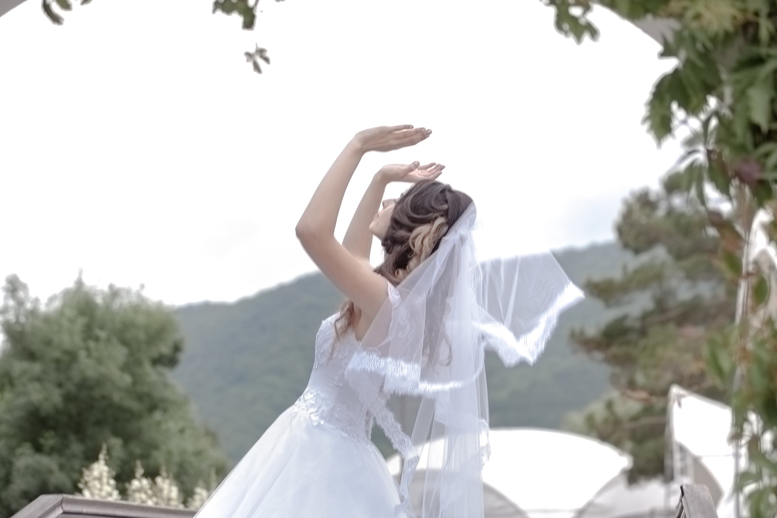 фотограф на свадьбу в Новороссийске, свадебный фотограф Новороссийск, семейный фотограф Новороссийск,  свадебная фотосессия в Новороссийске, фото невесты, фото жениха, фотомолодых, фотосессия в ЗАГСе Новороссийска, фотосессия церемонии, свадебная фотосессия на прогулке , фотопрогулка в Новороссийске, невеста, жених, букет невесты, платье невесты, гости на свадьбе, горько молодым