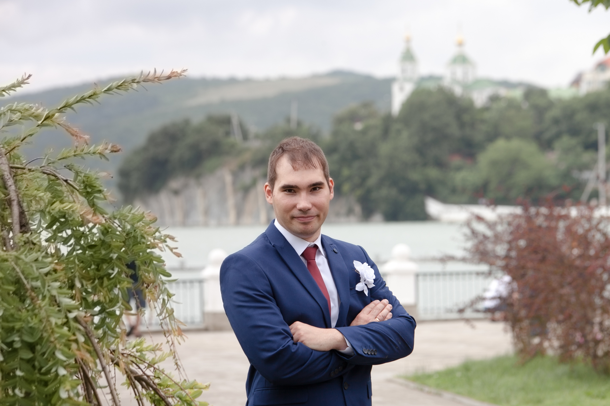 фотограф на свадьбу в Новороссийске, свадебный фотограф Новороссийск, семейный фотограф Новороссийск,  свадебная фотосессия в Новороссийске, фото невесты, фото жениха, фотомолодых, фотосессия в ЗАГСе Новороссийска, фотосессия церемонии, свадебная фотосессия на прогулке , фотопрогулка в Новороссийске, невеста, жених, букет невесты, платье невесты, гости на свадьбе, горько молодым