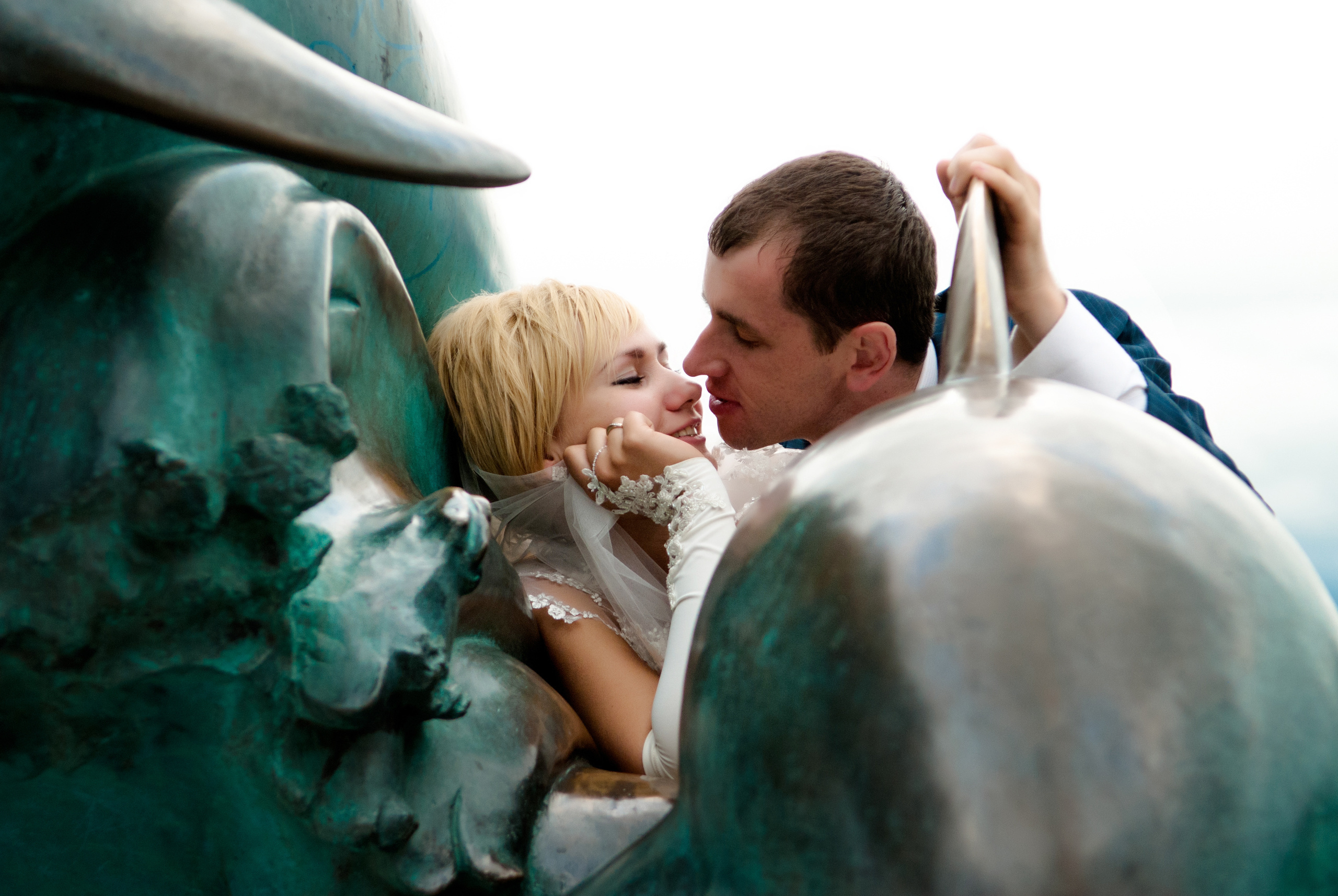 фотограф на свадьбу в Новороссийске, свадебный фотограф Новороссийск, семейный фотограф Новороссийск,  свадебная фотосессия в Новороссийске, фото невесты, фото жениха, фотомолодых, фотосессия в ЗАГСе Новороссийска, фотосессия церемонии, свадебная фотосессия на прогулке , фотопрогулка в Новороссийске, невеста, жених, букет невесты, платье невесты, гости на свадьбе, горько молодым