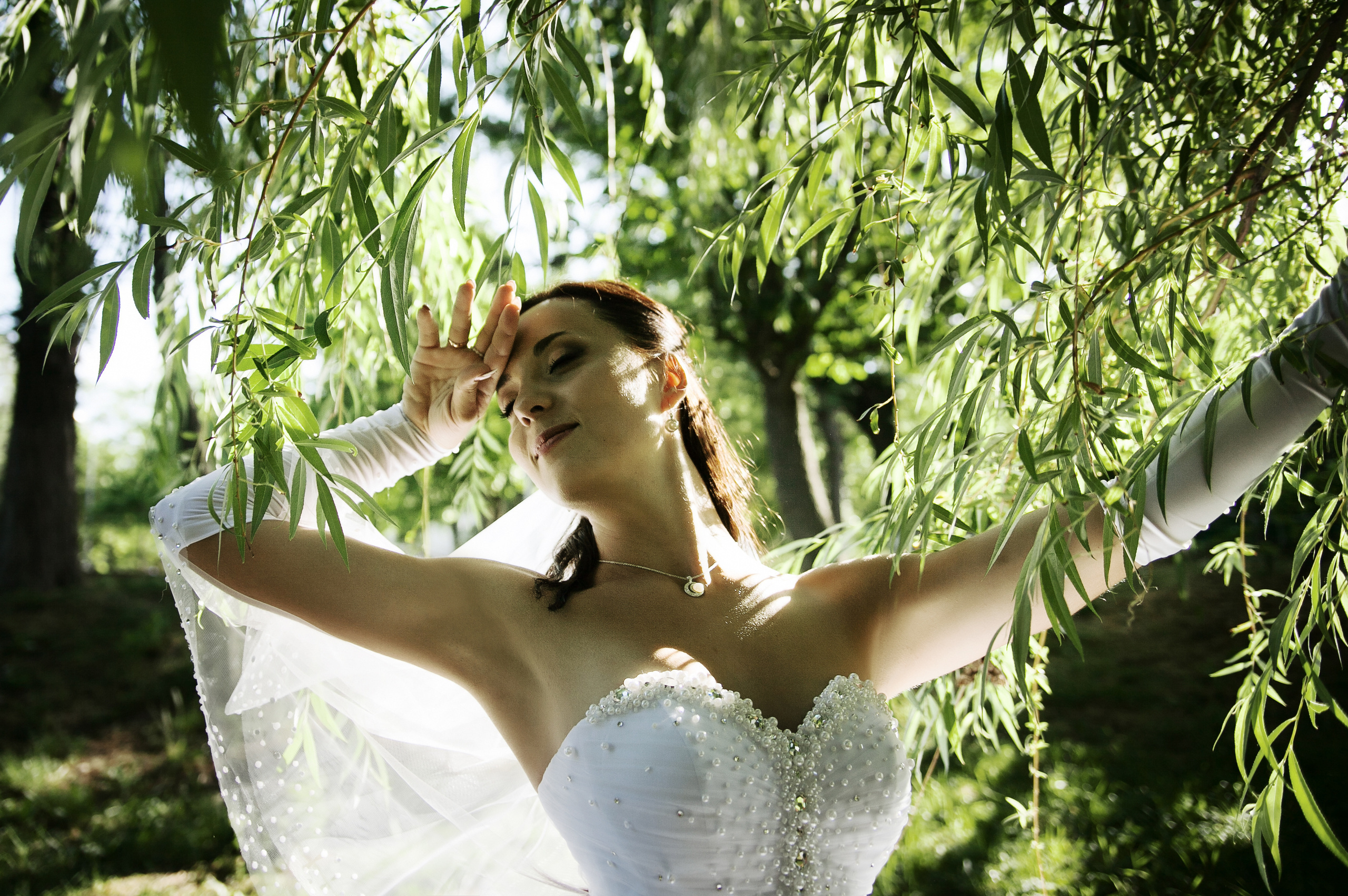 фотограф на свадьбу в Новороссийске, свадебный фотограф Новороссийск, семейный фотограф Новороссийск,  свадебная фотосессия в Новороссийске, фото невесты, фото жениха, фотомолодых, фотосессия в ЗАГСе Новороссийска, фотосессия церемонии, свадебная фотосессия на прогулке , фотопрогулка в Новороссийске, невеста, жених, букет невесты, платье невесты, гости на свадьбе, горько молодым