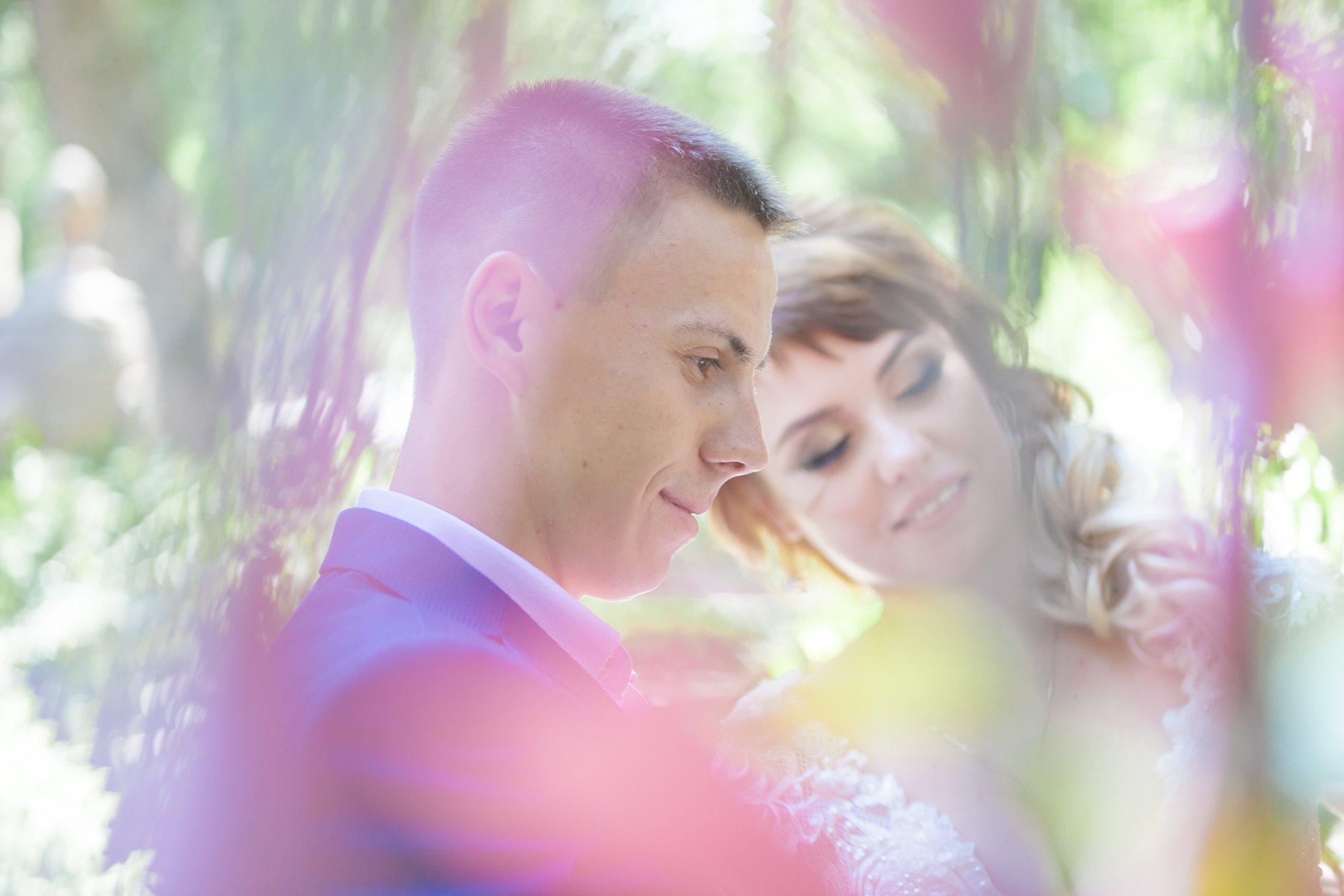 фотограф на свадьбу в Новороссийске, свадебный фотограф Новороссийск, семейный фотограф Новороссийск,  свадебная фотосессия в Новороссийске, фото невесты, фото жениха, фотомолодых, фотосессия в ЗАГСе Новороссийска, фотосессия церемонии, свадебная фотосессия на прогулке , фотопрогулка в Новороссийске, невеста, жених, букет невесты, платье невесты, гости на свадьбе, горько молодым