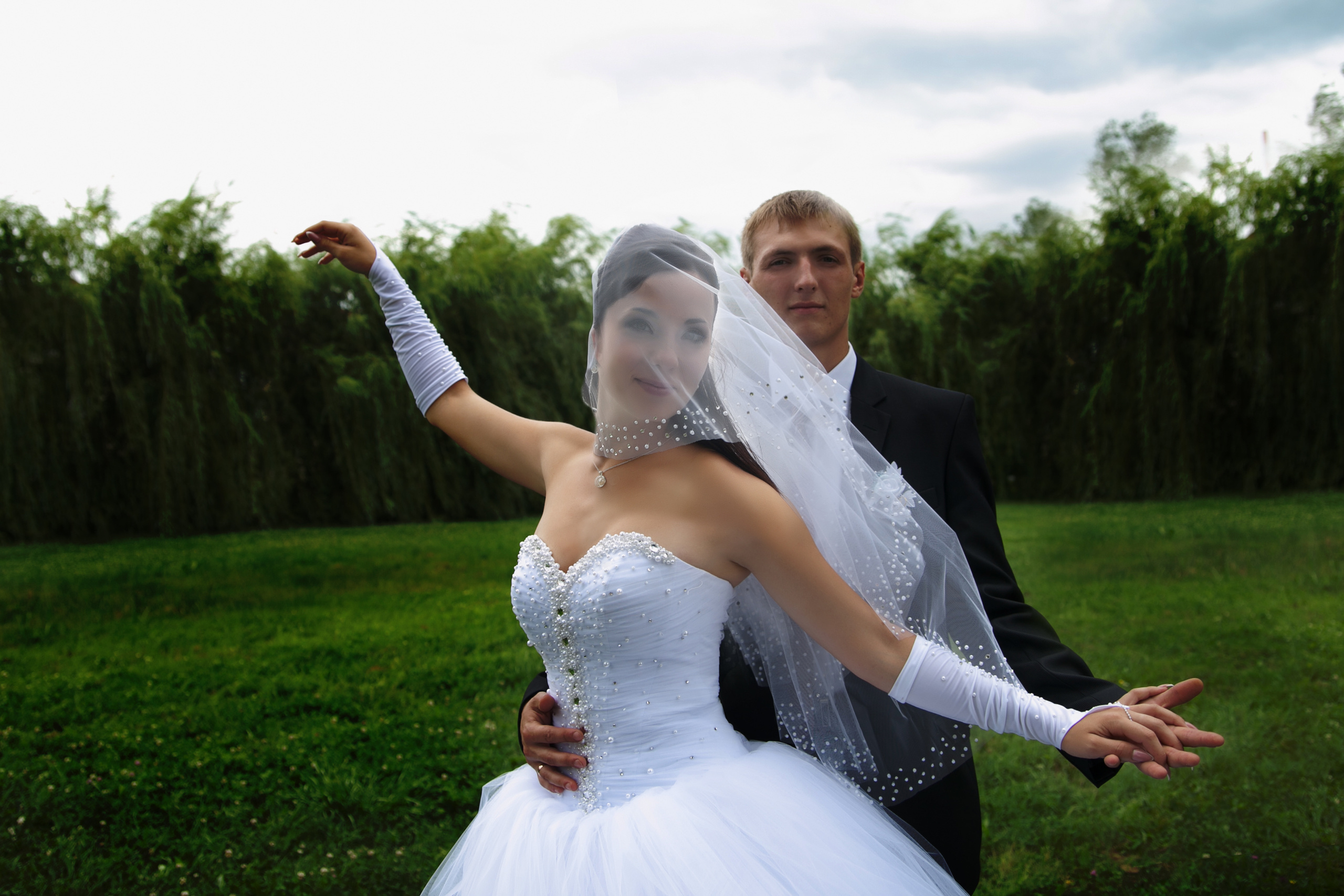 фотограф на свадьбу в Новороссийске, свадебный фотограф Новороссийск, семейный фотограф Новороссийск,  свадебная фотосессия в Новороссийске, фото невесты, фото жениха, фотомолодых, фотосессия в ЗАГСе Новороссийска, фотосессия церемонии, свадебная фотосессия на прогулке , фотопрогулка в Новороссийске, невеста, жених, букет невесты, платье невесты, гости на свадьбе, горько молодым