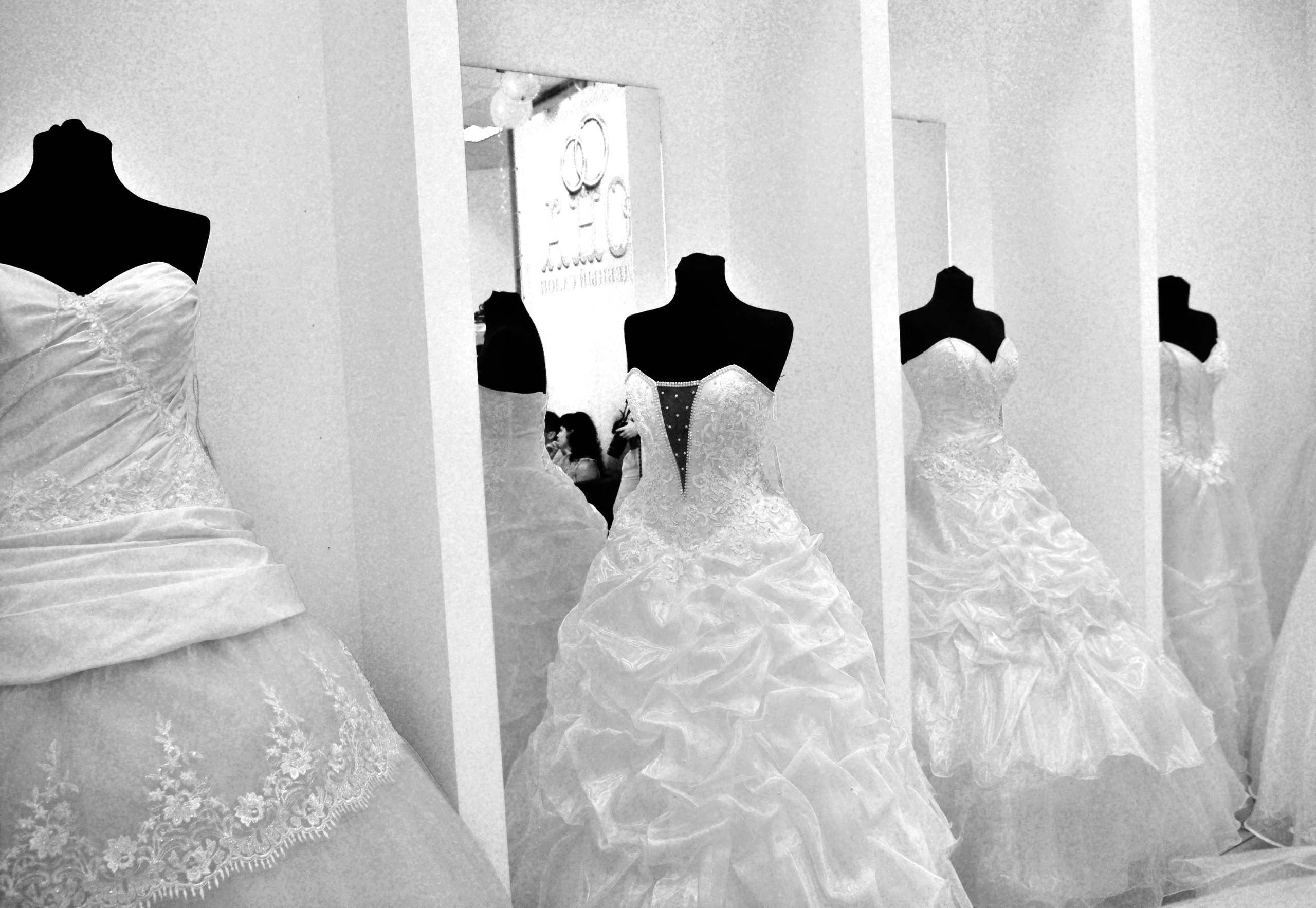 фотограф на свадьбу в Новороссийске, свадебный фотограф Новороссийск, семейный фотограф Новороссийск,  свадебная фотосессия в Новороссийске, фото невесты, фото жениха, фотомолодых, фотосессия в ЗАГСе Новороссийска, фотосессия церемонии, свадебная фотосессия на прогулке , фотопрогулка в Новороссийске, невеста, жених, букет невесты, платье невесты, гости на свадьбе, горько молодым