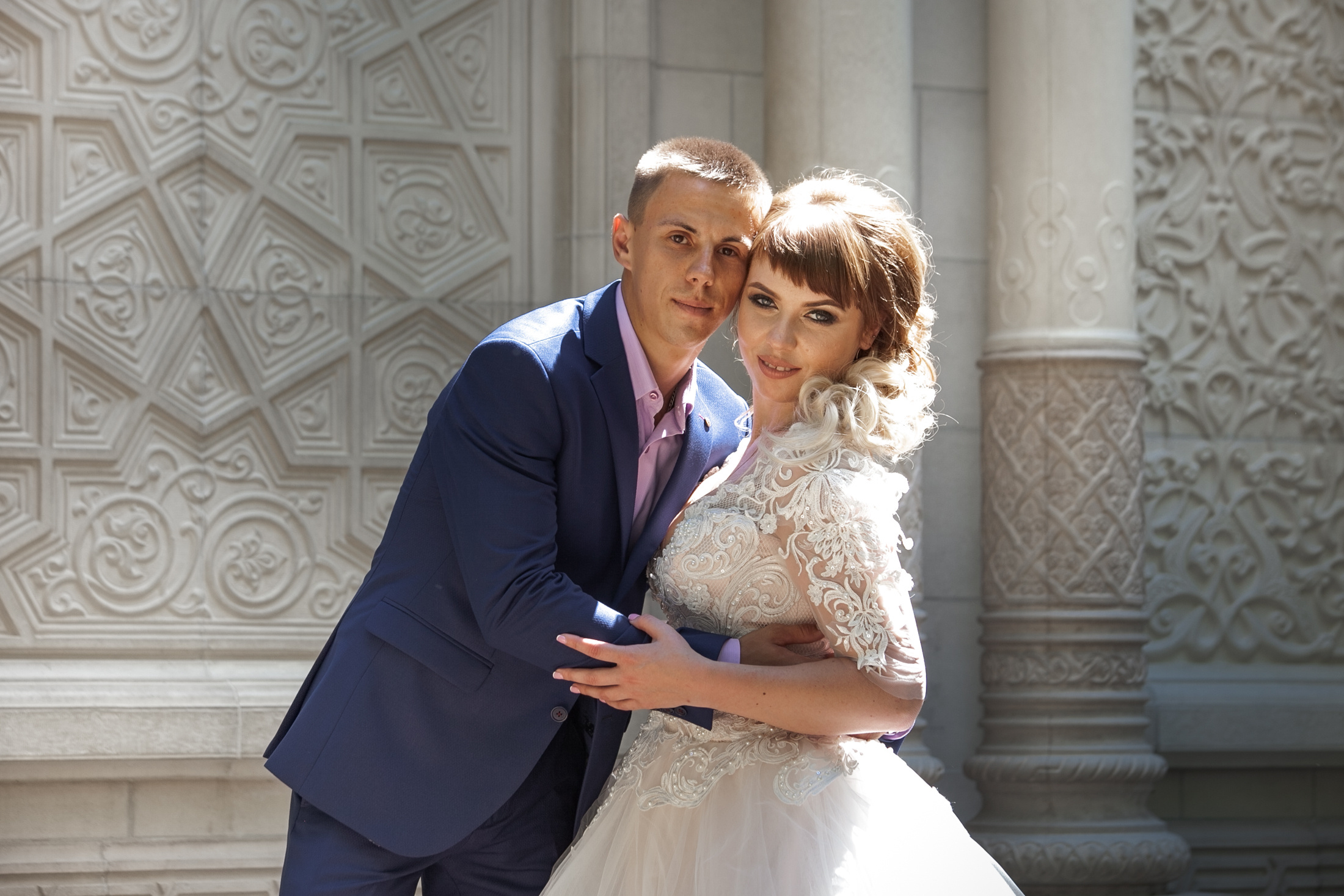 фотограф на свадьбу в Новороссийске, свадебный фотограф Новороссийск, семейный фотограф Новороссийск,  свадебная фотосессия в Новороссийске, фото невесты, фото жениха, фотомолодых, фотосессия в ЗАГСе Новороссийска, фотосессия церемонии, свадебная фотосессия на прогулке , фотопрогулка в Новороссийске, невеста, жених, букет невесты, платье невесты, гости на свадьбе, горько молодым